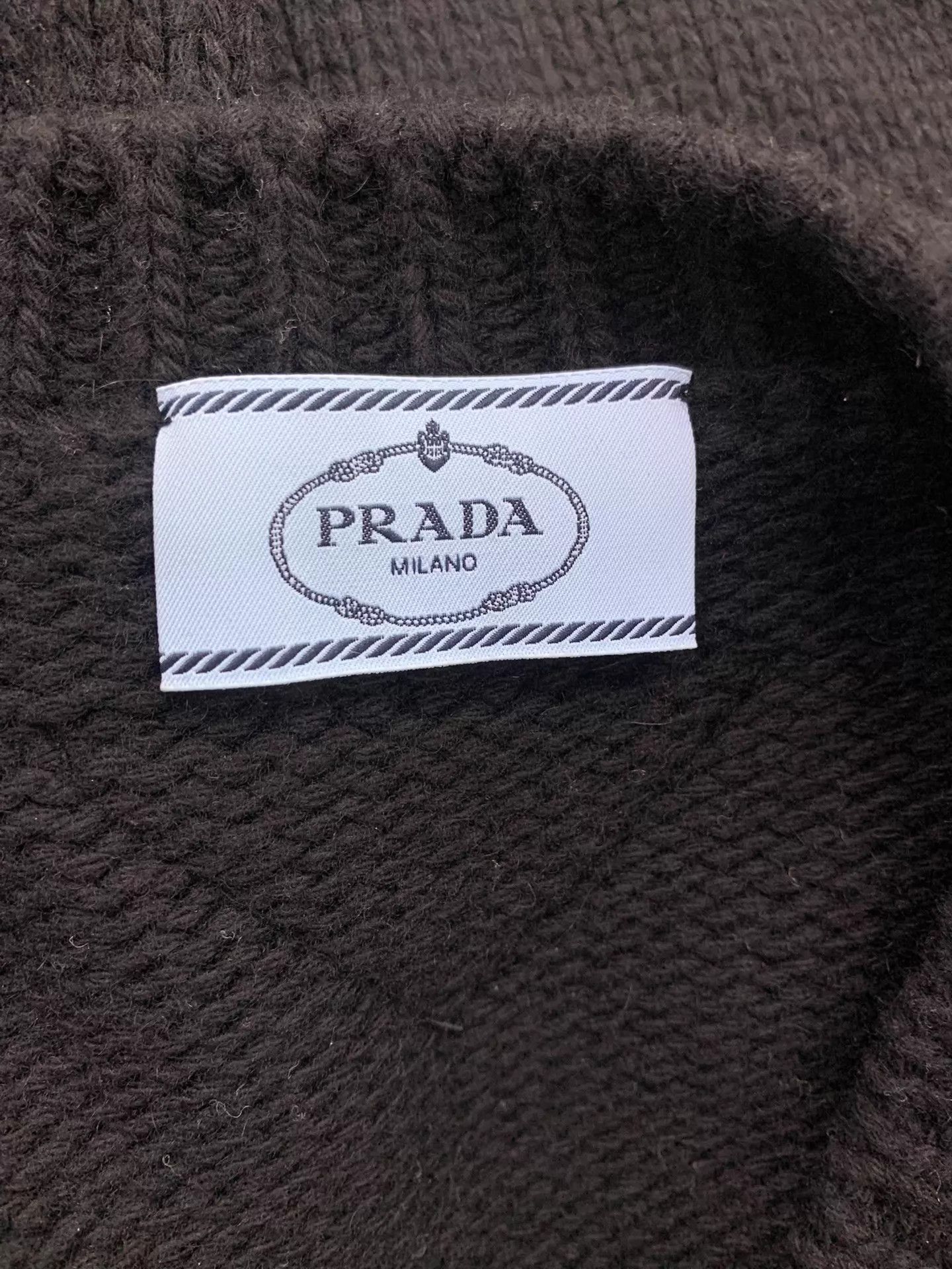 Prada Prada Black V-neck Sweater 38 Size XS / US 0-2 / IT 36-38 - 4 Thumbnail
