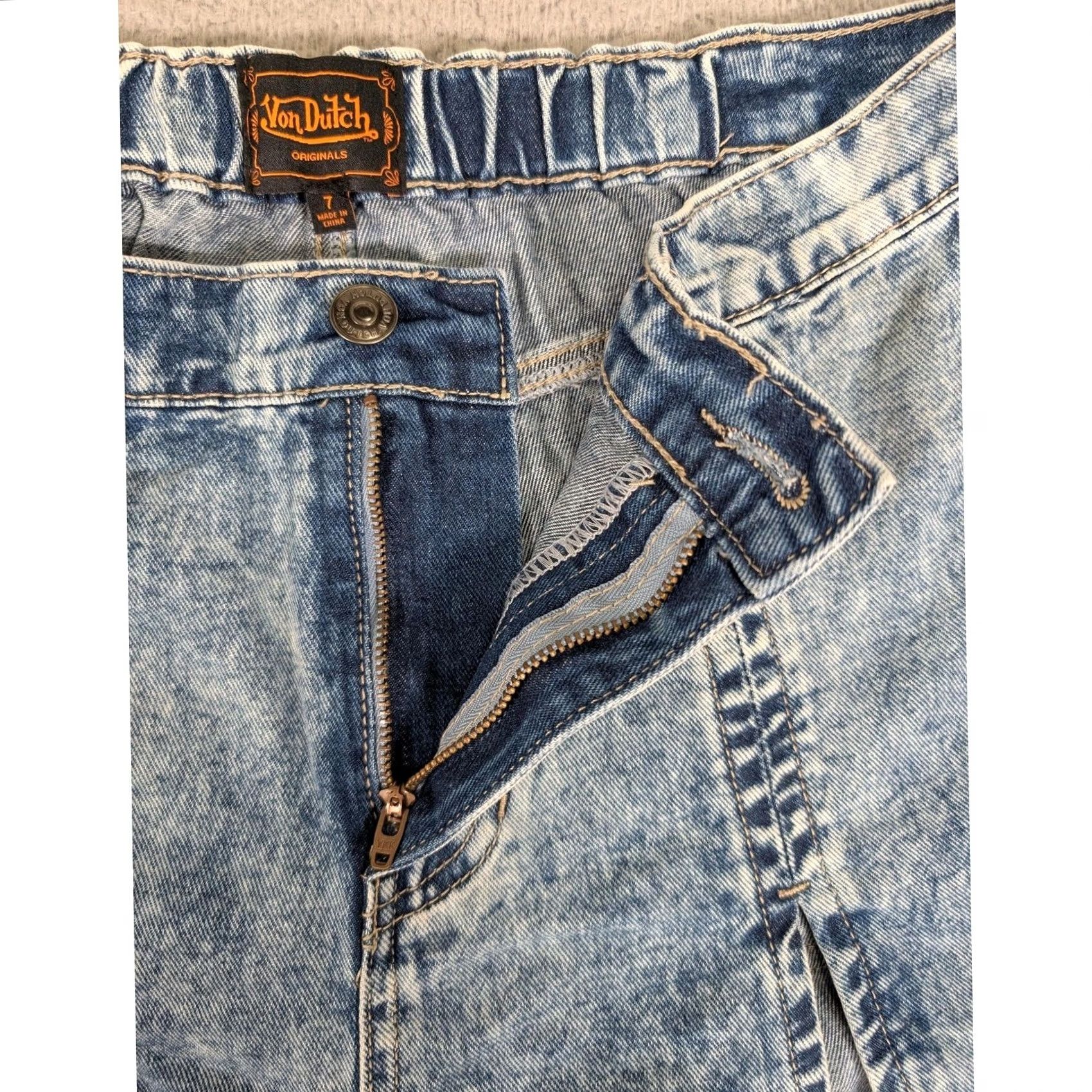 Von Dutch VINTAGE? No. Von Dutch Tie Front Wide Leg Jeans Womens 7 Light Wash Denim Patch Logo Y2K New Size 28" / US 6 / IT 42 - 4 Thumbnail