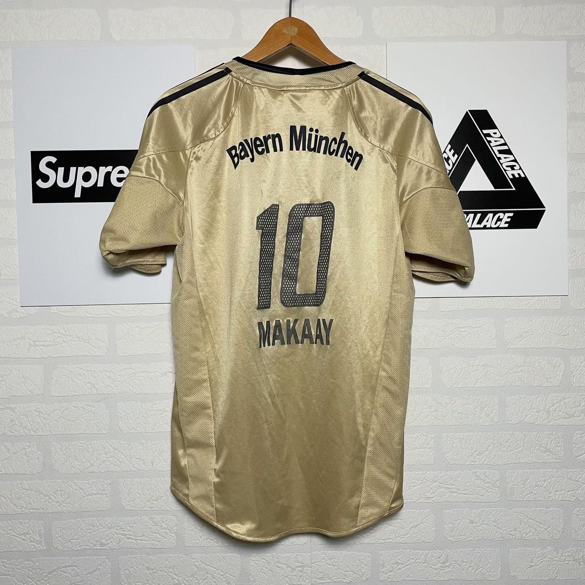 Adidas × Vintage Vintage soccer jersey Bayern Munich Makaay 10 size M 2004 Size US M / EU 48-50 / 2 - 2 Thumbnail