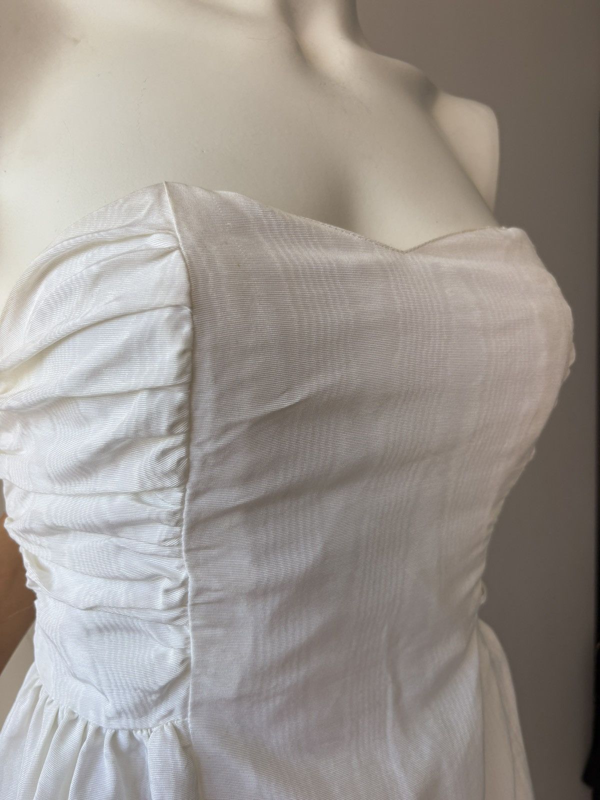 Laura Ashley Vintage Laura Ashley wedding dress Size L / US 10 / IT 46 - 10 Thumbnail