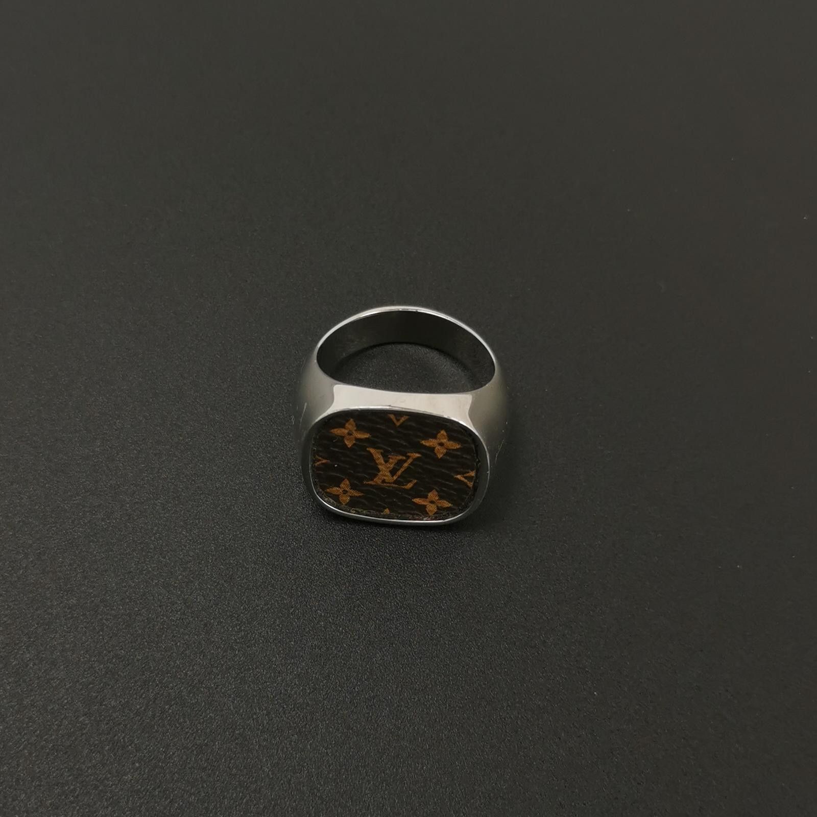 Louis Vuitton Louis Vuitton (LV) Lock Signet Leather Monogram Ring Size 2 Size ONE SIZE - 5 Thumbnail