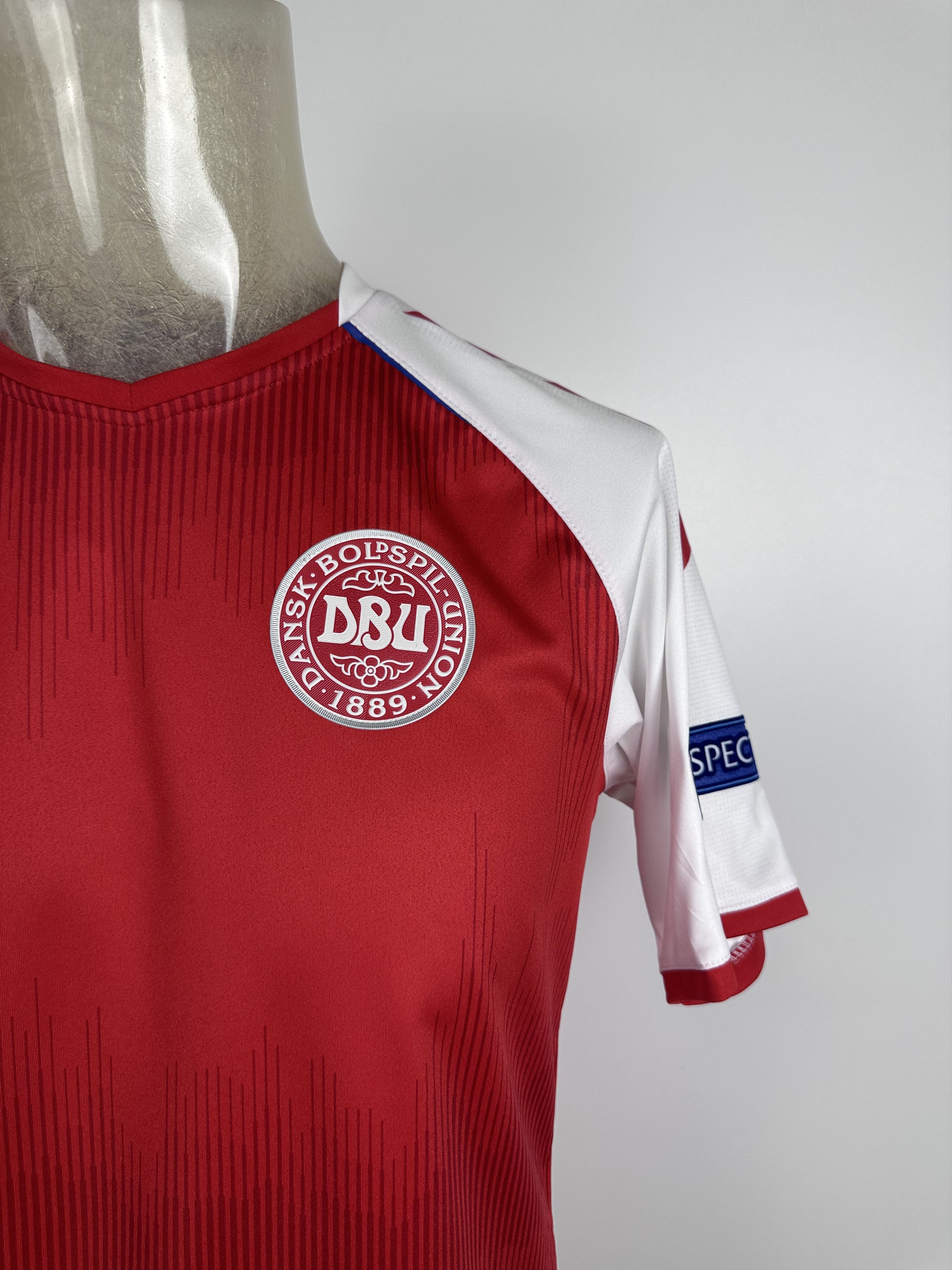 Hummel DENMARK 2021 22 HOME FOOTBALL SHIRT SOCCER JERSEY HUMMEL RED Size US M / EU 48-50 / 2 - 2 Thumbnail