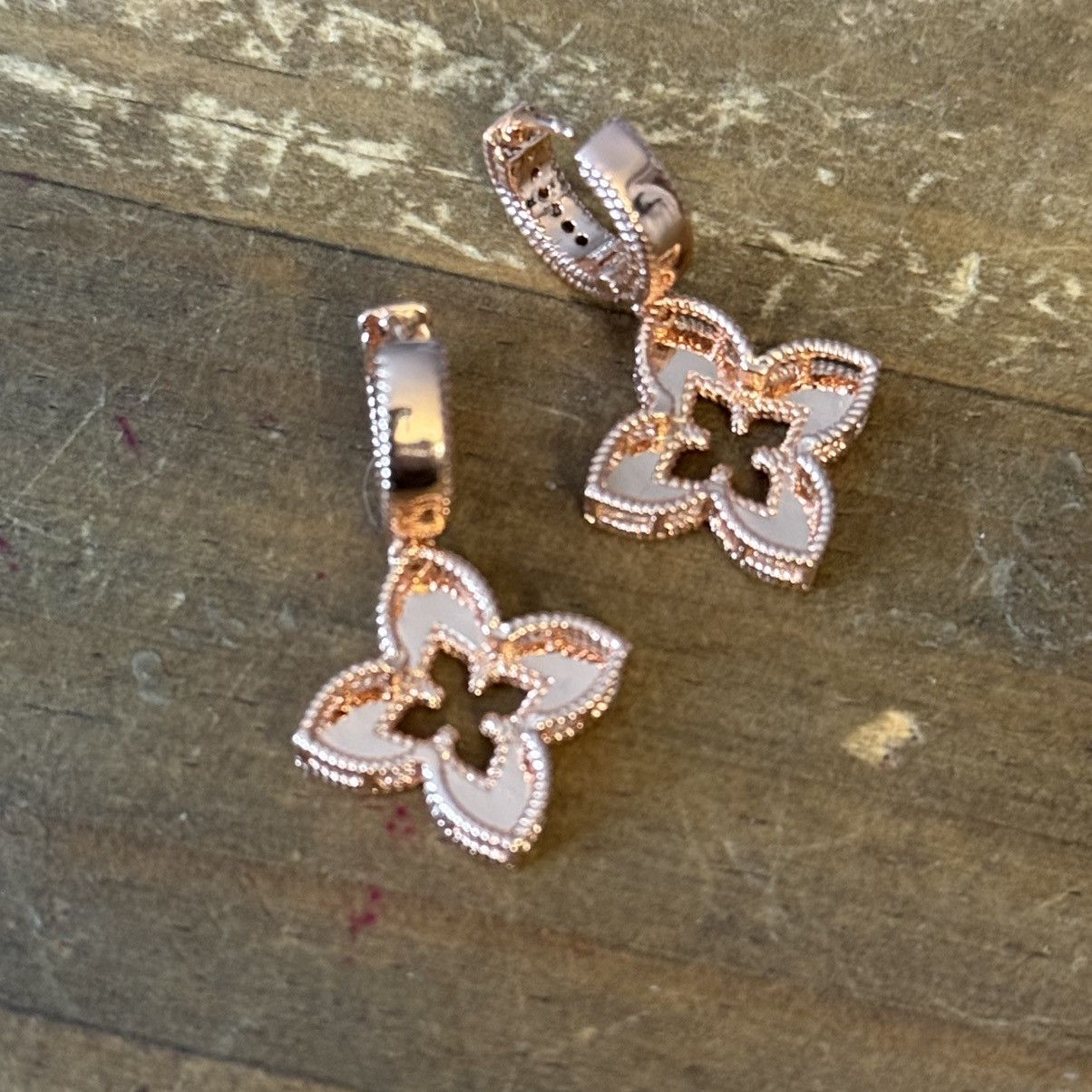 Other Rose gold mother of pearl inlay CZ clover dangle earrings Size ONE SIZE - 2 Thumbnail