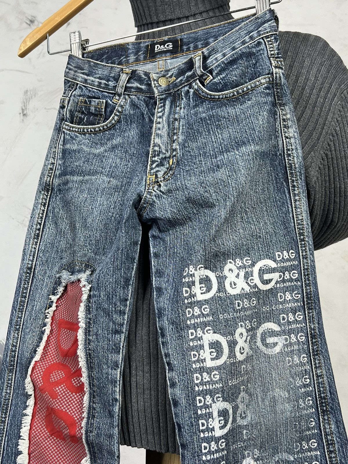 Dolce & Gabbana Vintage Dolce & Gabbana Kids Distressed Jeans Size 9 / 134 Size US 26 / EU 42 - 2 Thumbnail