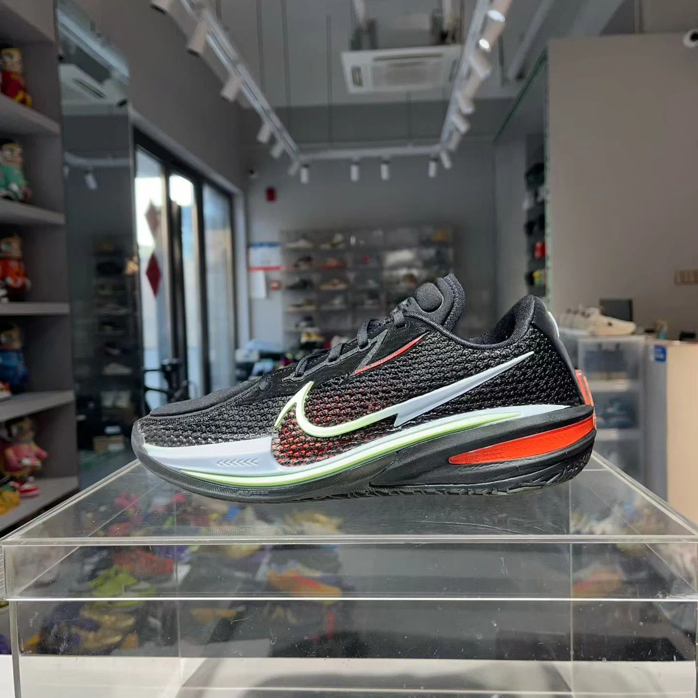 Nike Nike GT Cut 1 Black 41 Worn Size US 8 / EU 41 - 2 Thumbnail