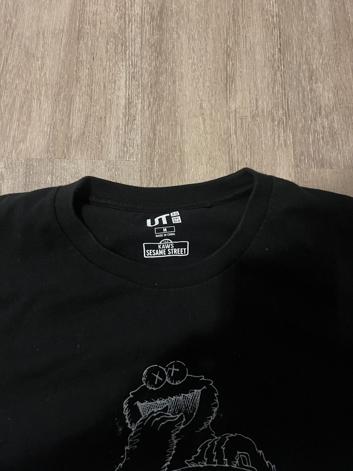 Kaws Kaws x Uniqlo x Sesame Street Size US M / EU 48-50 / 2 - 2 Thumbnail