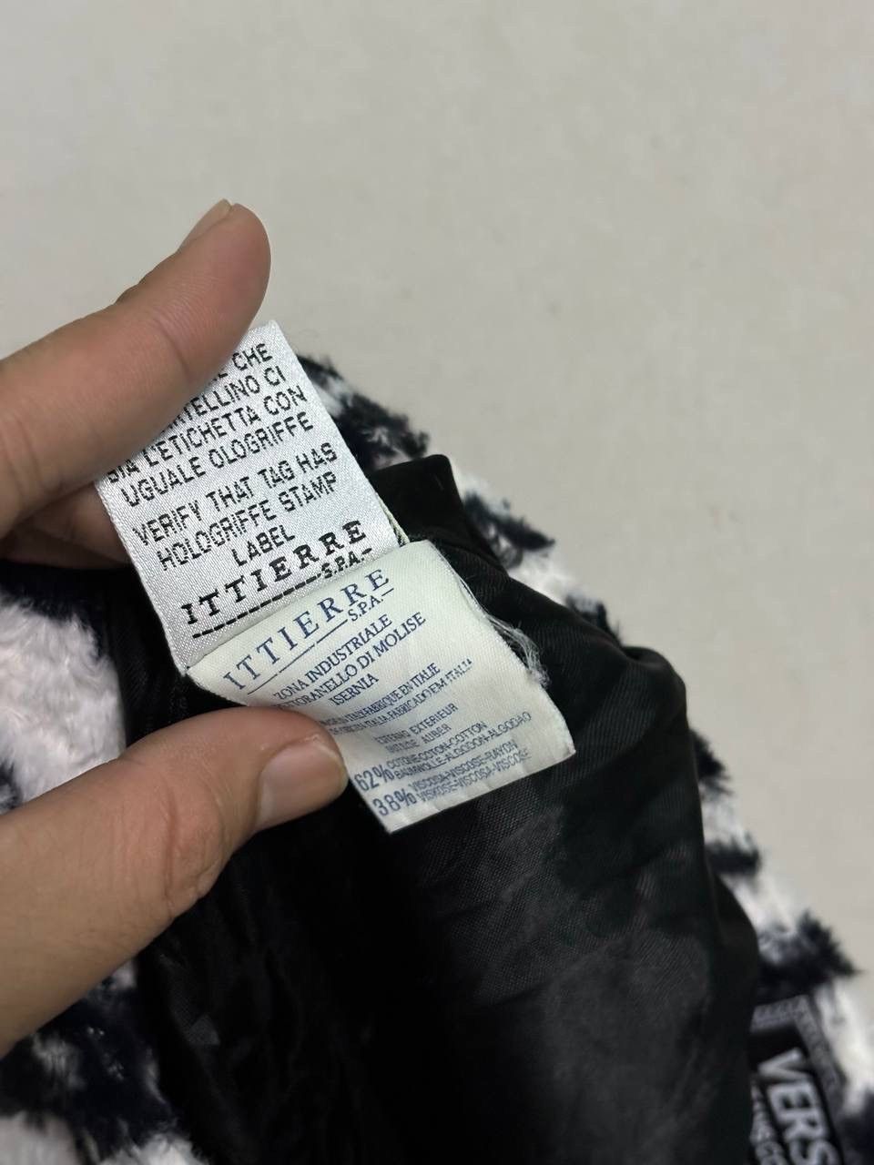 Versace × Versace Jeans Couture Versace Jeans Couture Fuzzy Zebra Print Skirt Size 28" / US 6 / IT 42 - 6 Thumbnail