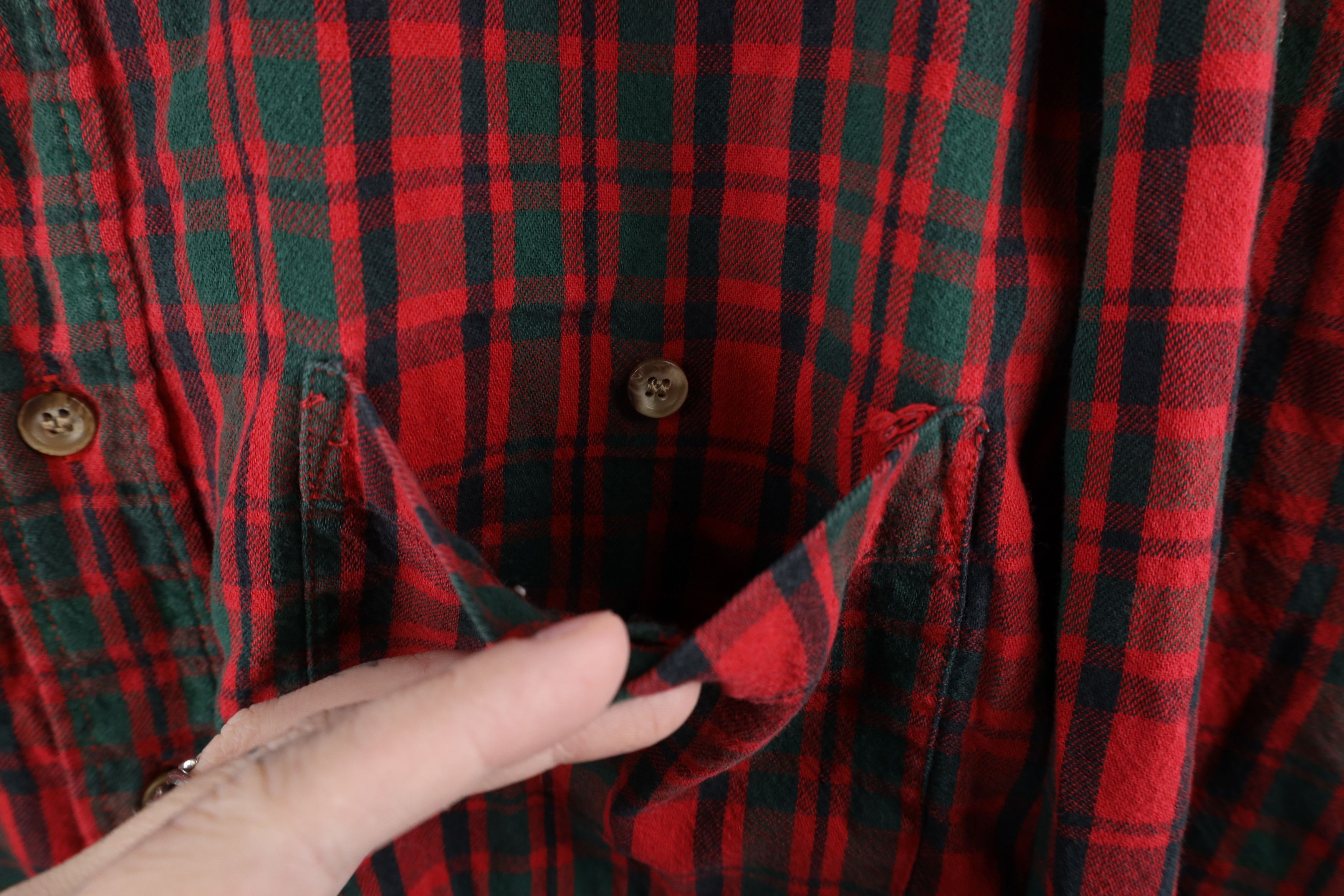 Vintage × Woolrich Woolen Mills Vintage 90s Woolrich Collared Flannel Button Shirt Red Plaid Size US L / EU 52-54 / 3 - 5 Thumbnail