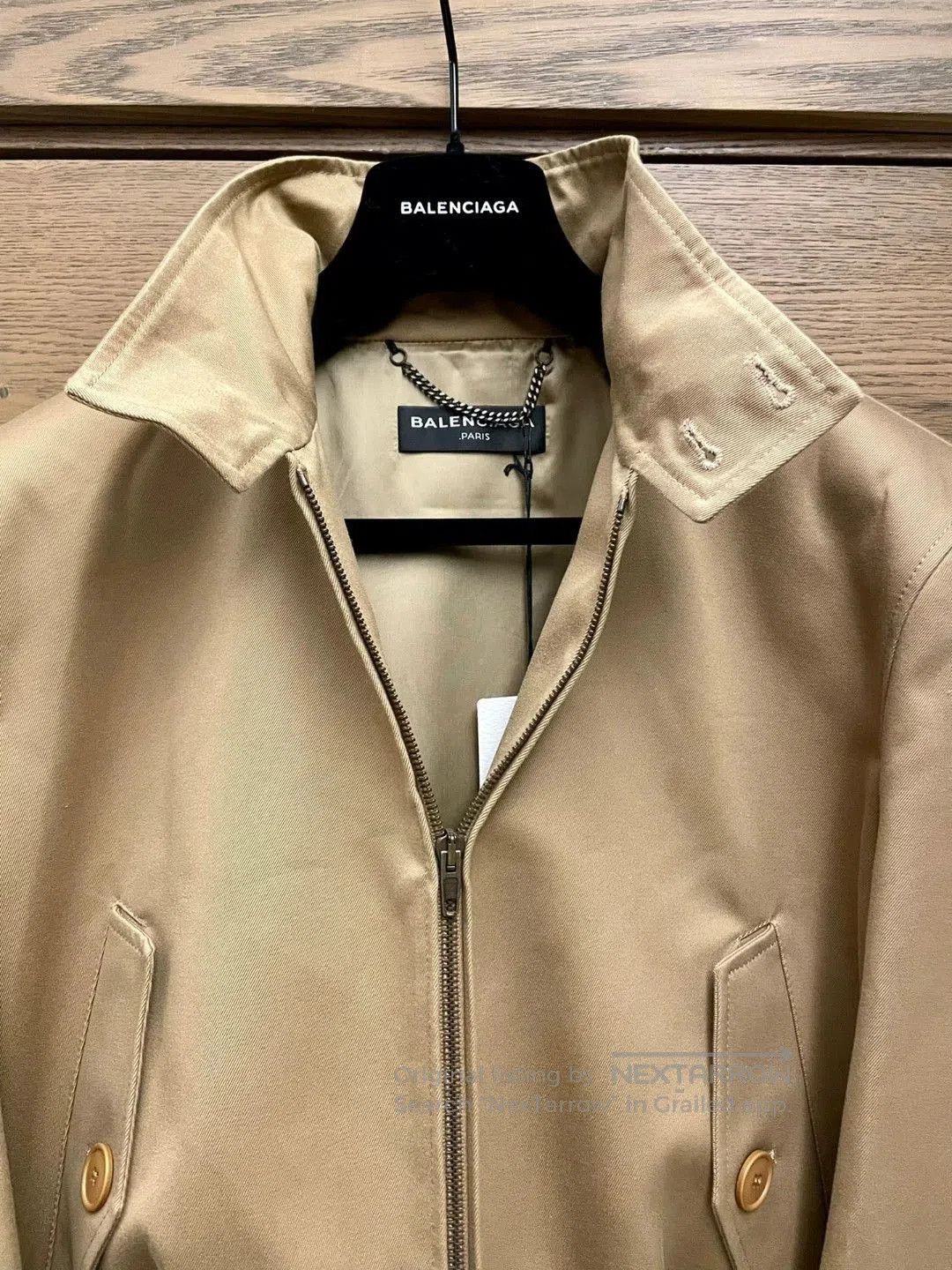 Balenciaga Beige Crop Bomber Jacket Size M. Size US M / EU 48-50 / 2 - 4 Thumbnail