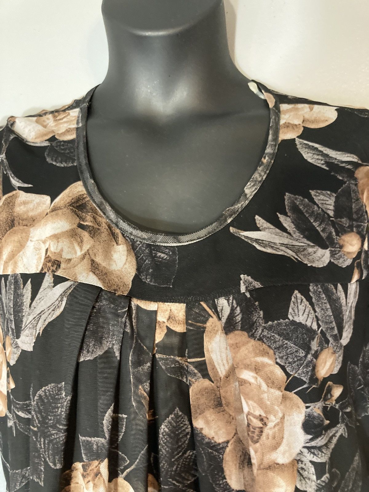 Other Furnex black and tan floral mesh pleated blouse Size XXL / US 16-18 / IT 52-54 - 6 Thumbnail