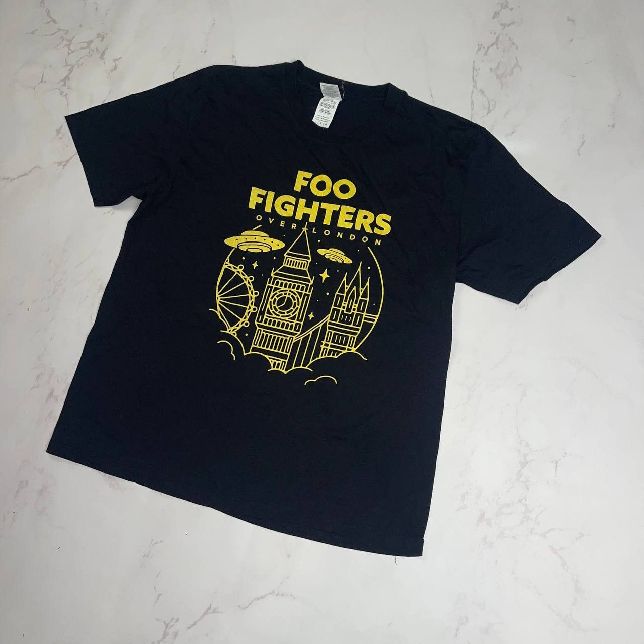Vintage Band Tees×Vintage Vintage Foo Fighters Over London Rock SZ L Size US L / EU 52-54 / 3 - 4 Thumbnail