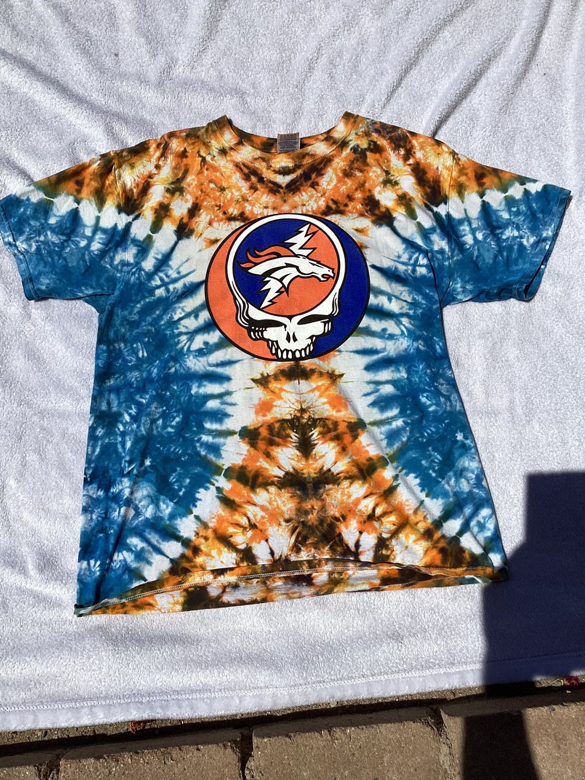Fruit Of The Loom NFL Denver Broncos Grateful Dead steely head FOTL tshirt Size US L / EU 52-54 / 3 - 1 Thumbnail