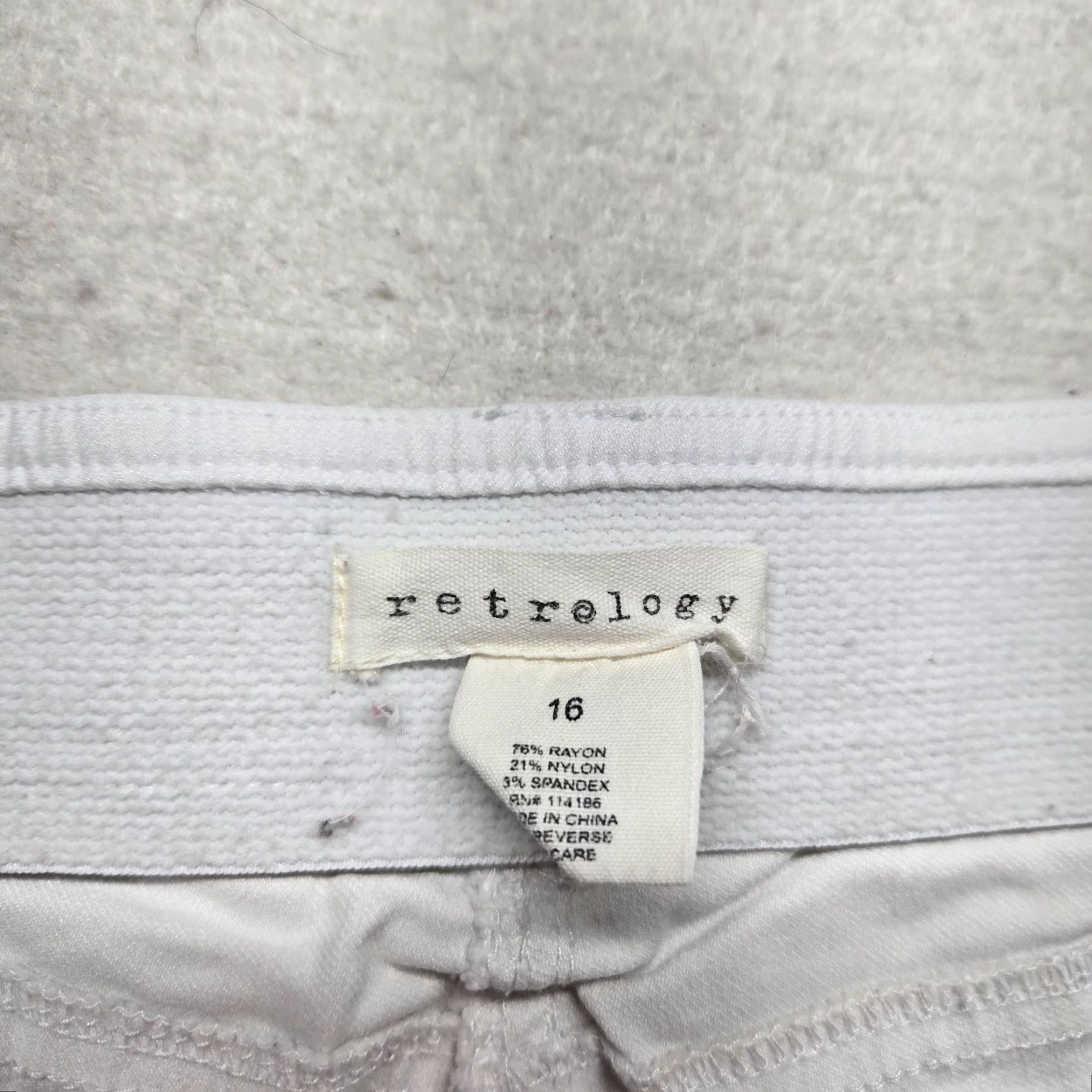 Vintage VINTAGE Retrology Women's Chino Pants Cropped Tapered Leg Solid White Size 16 Casual Size 38" / US 16 / IT 52 - 3 Thumbnail