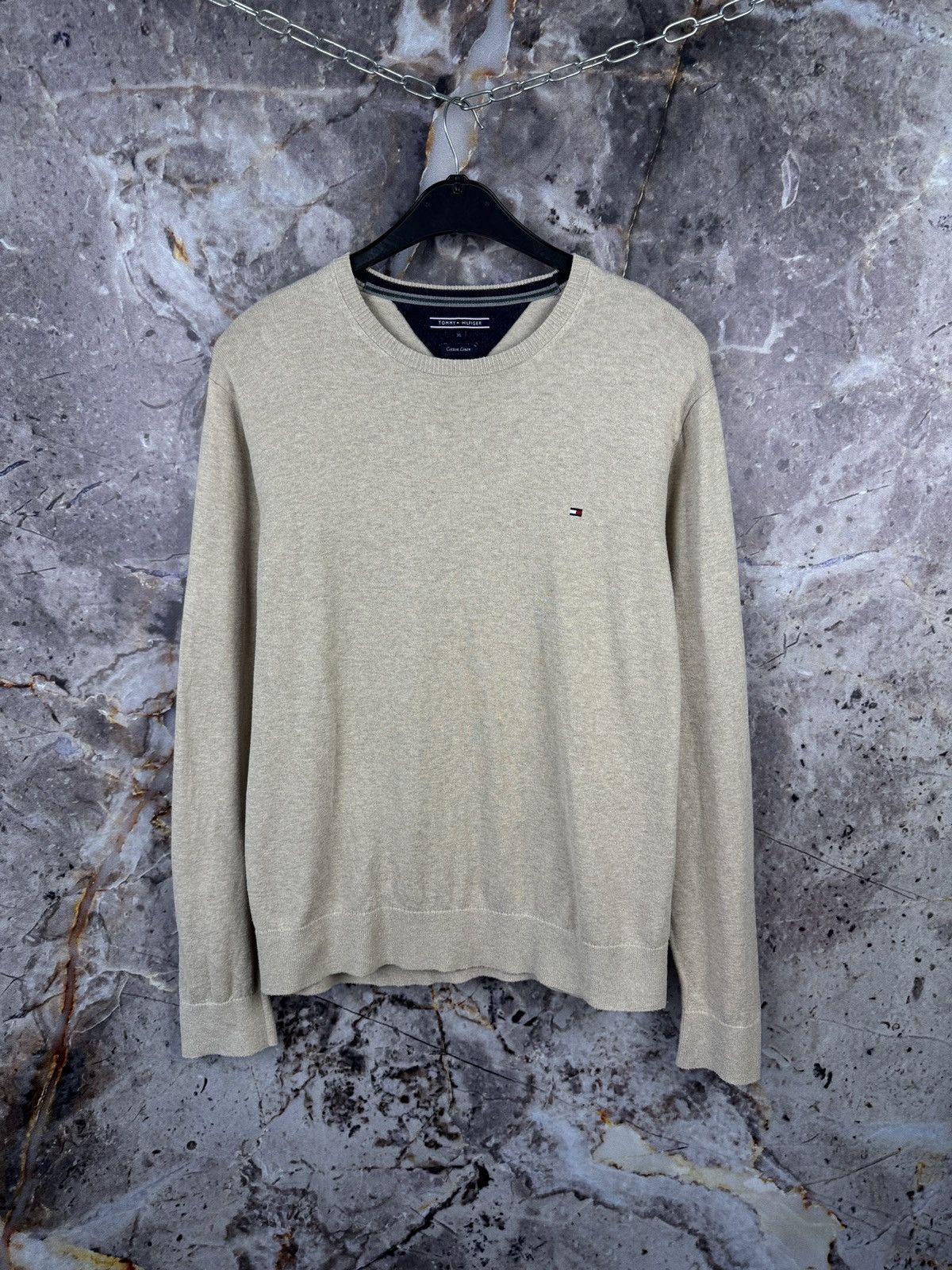 Tommy Hilfiger Tommy Hilfiger Beige Crewneck Sweater Minimal Logo XL Size US XL / EU 56 / 4 - 1 Thumbnail