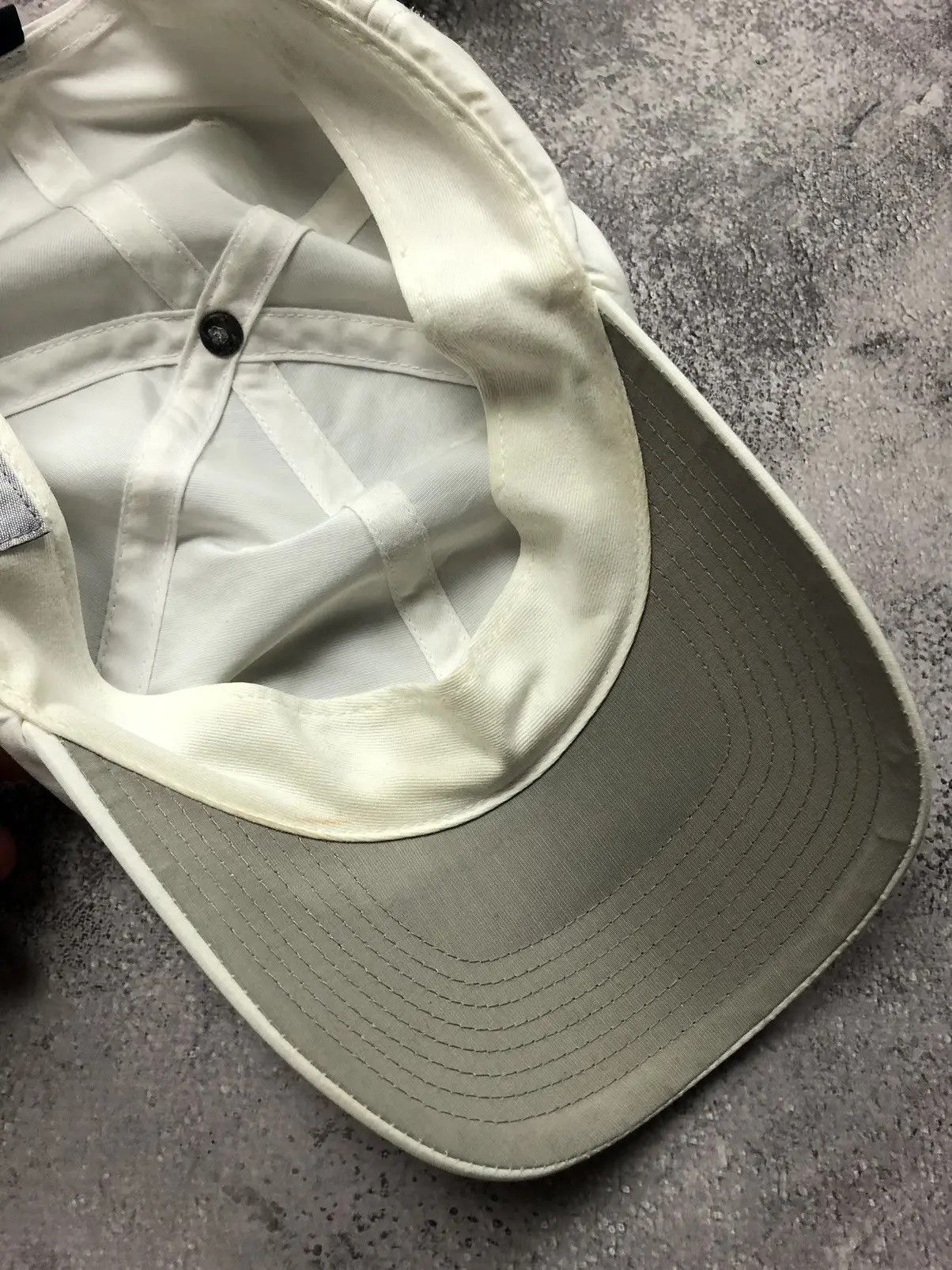 Nike NIKE Vintage 2000s White Hype Cap Metal Swoosh Streetwear Size ONE SIZE - 9 Thumbnail