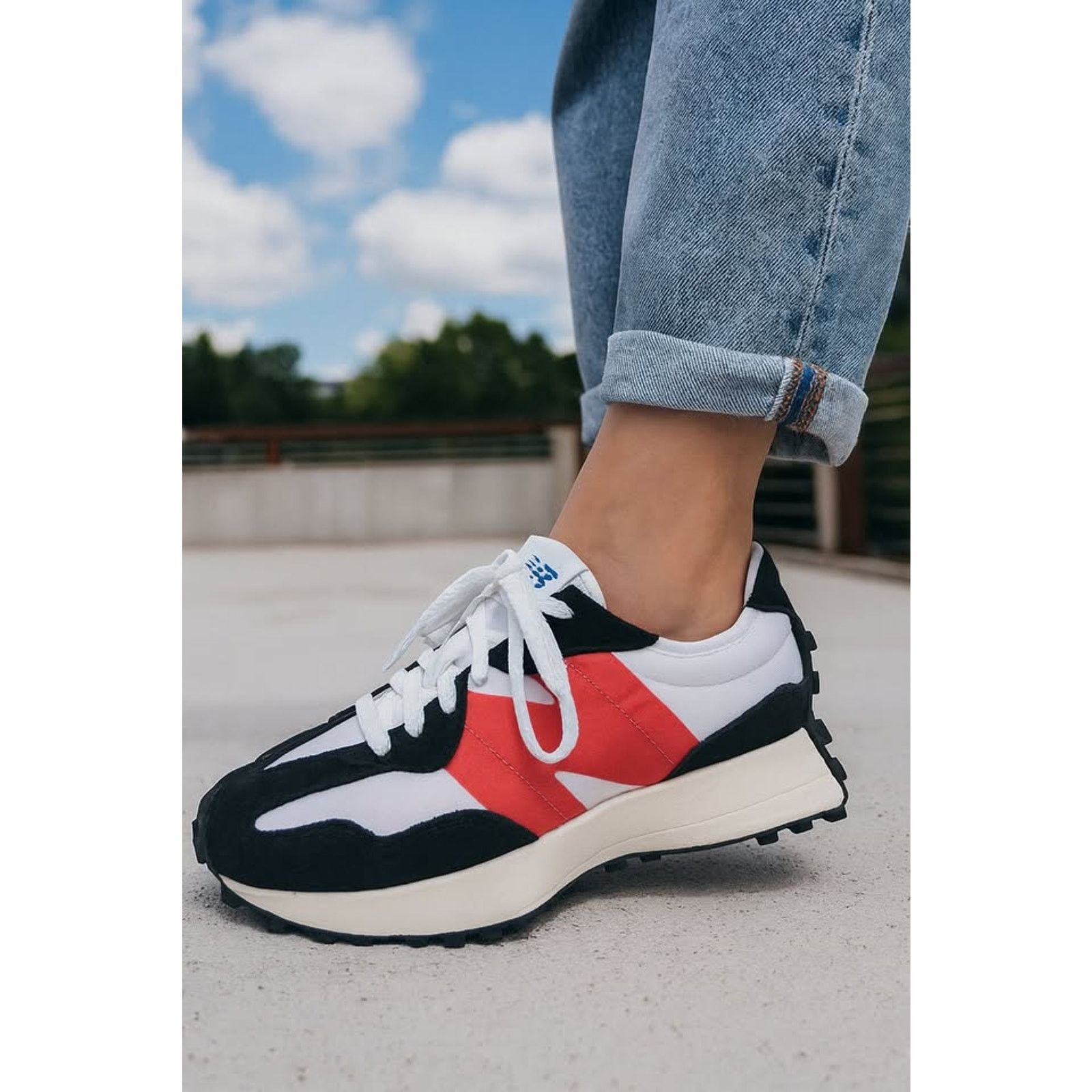 New Balance New Balance 327 Black Red Men’s 9 / Women 10.5 U327WEA Size US 9 / EU 42 - 1 Thumbnail