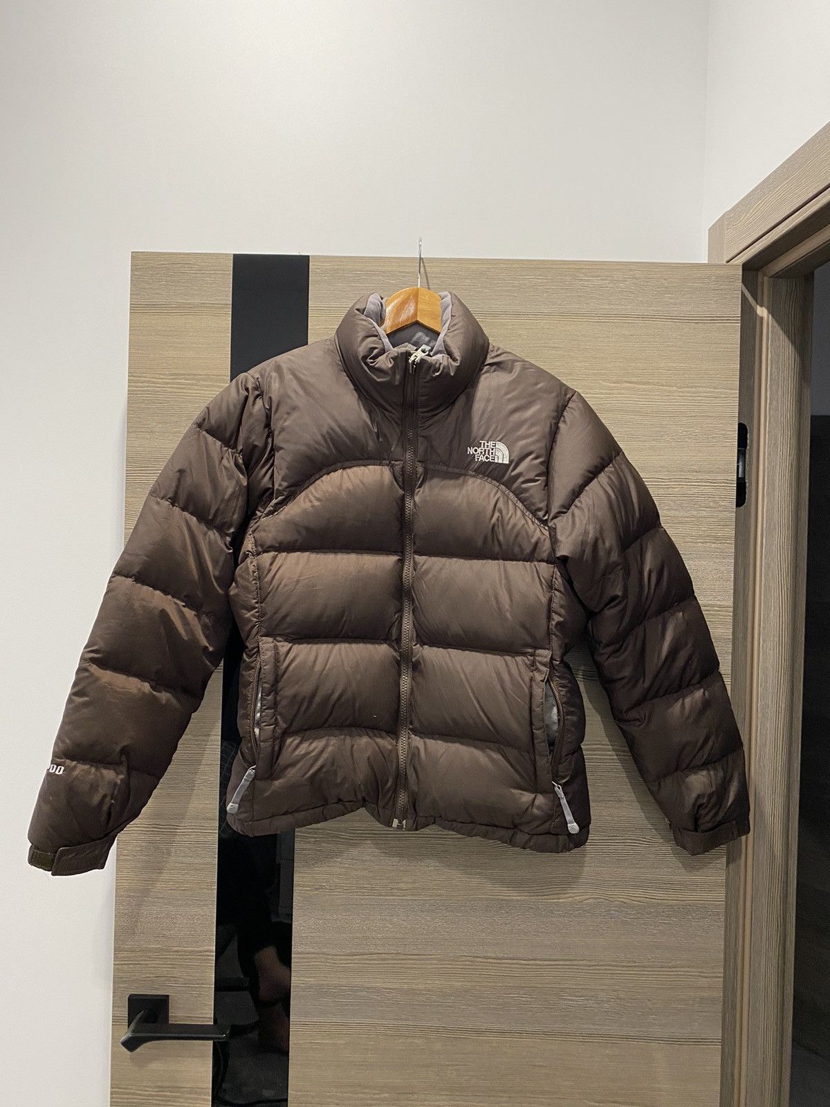 Brown 🧸🐻 vintage North Face puffer jacket 700 Kendall Jenn