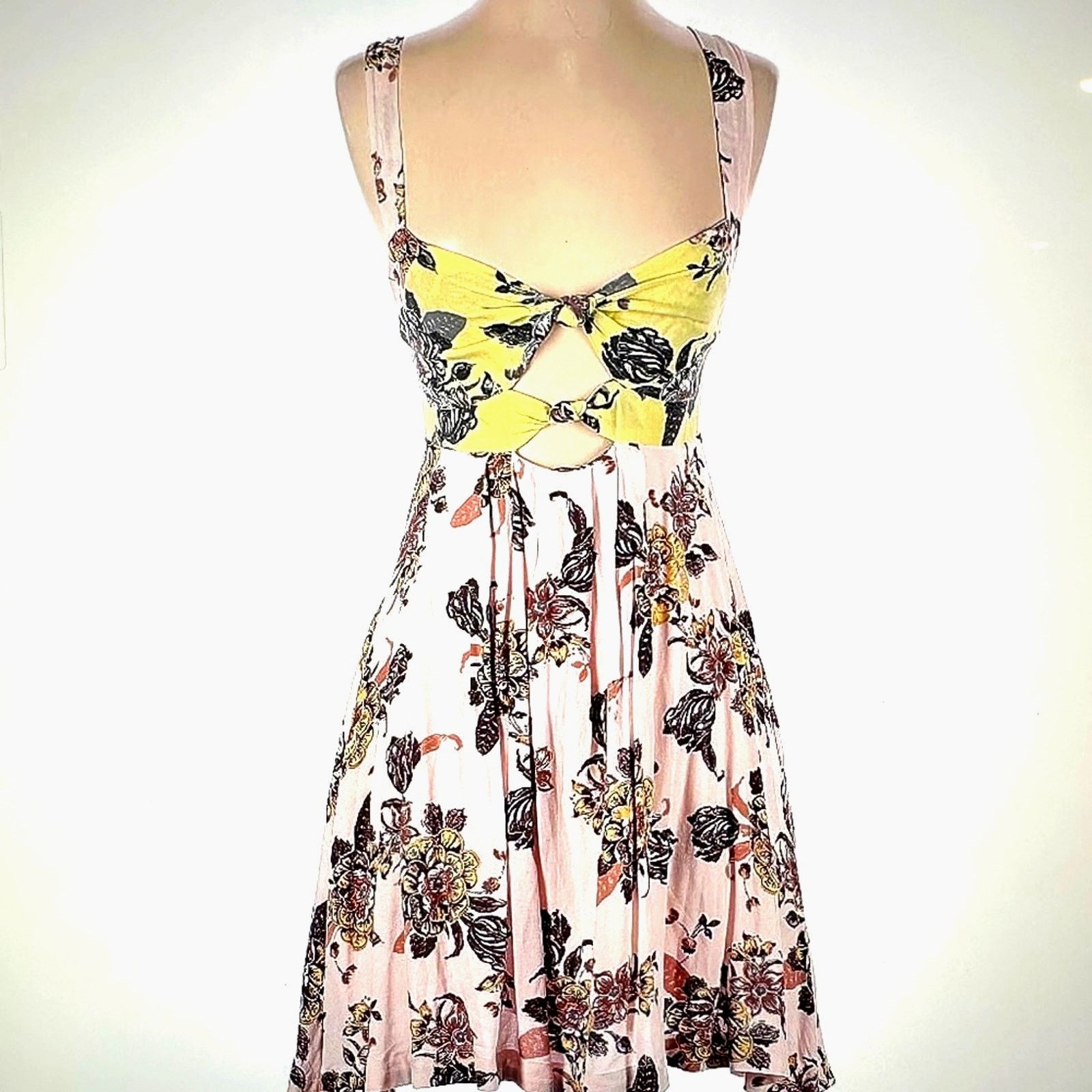 Free People Free People Baby It’s You Bandeau Mini Dress XS (fits a M) Size XS / US 0-2 / IT 36-38 - 4 Thumbnail