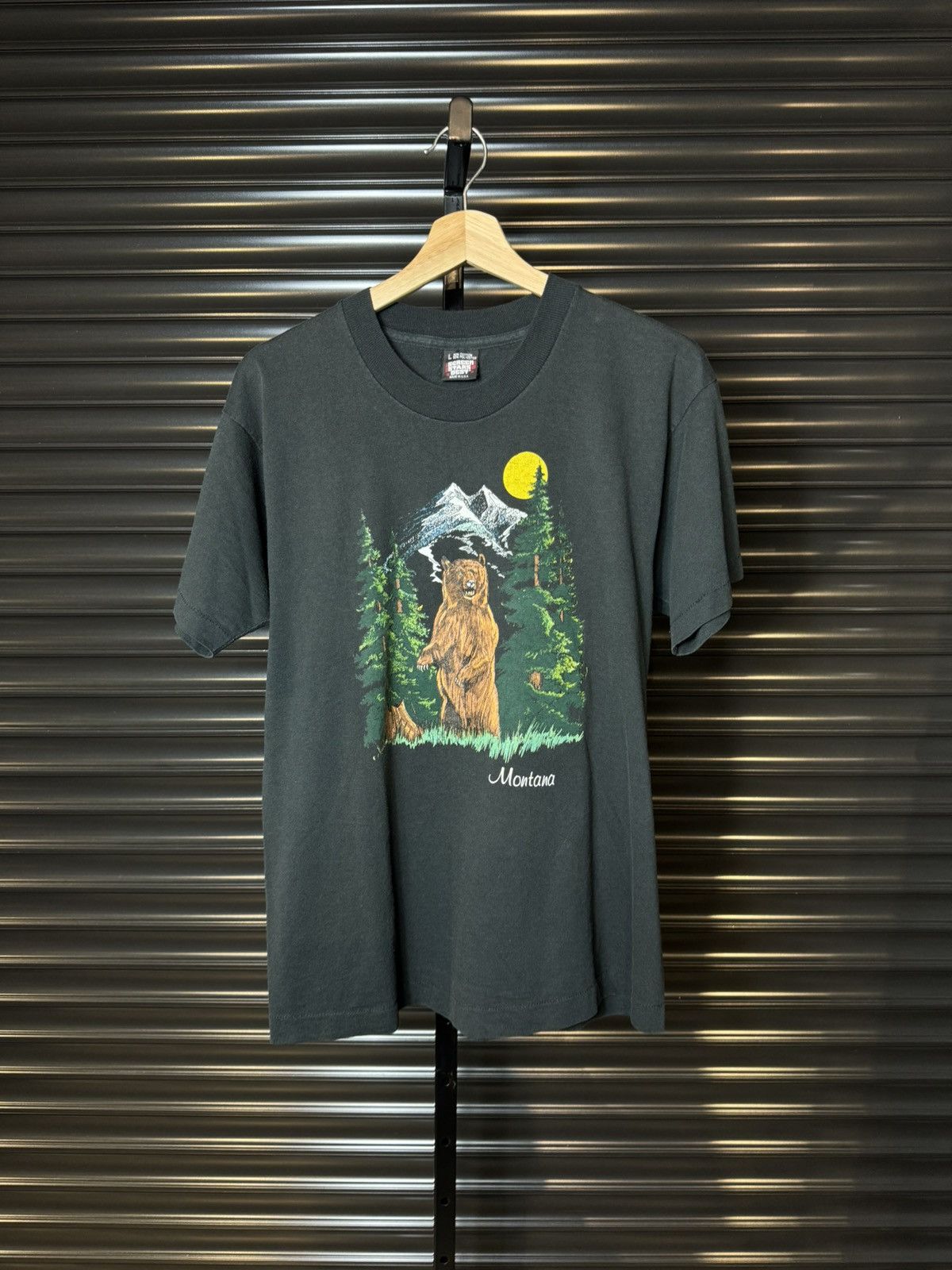 Vintage Vintage 90s Montana Bear Nature Wildlife Tee - Large Size US L / EU 52-54 / 3 - 1 Thumbnail