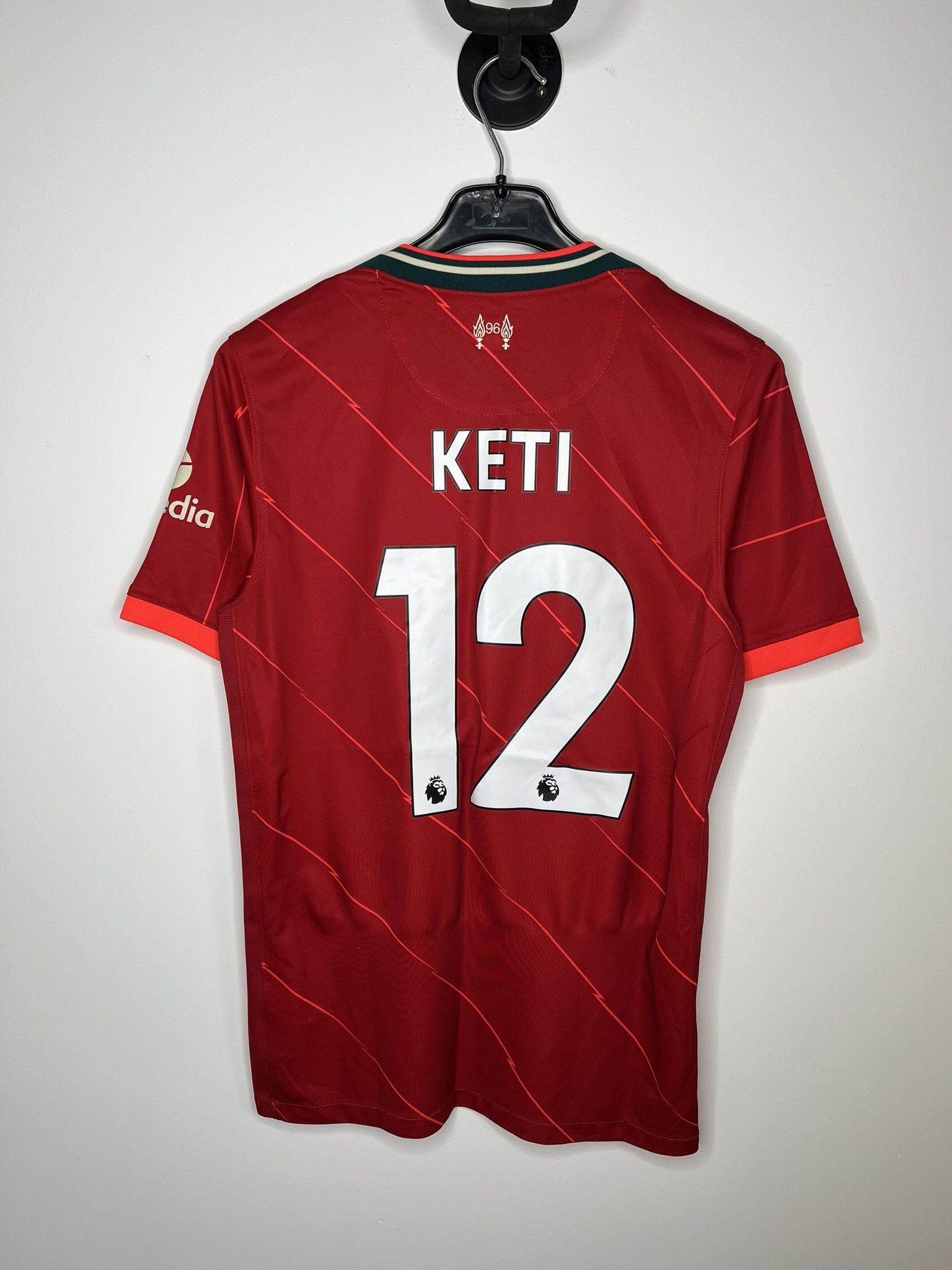 Nike LIVERPOOL 2021 2022 HOME FOOTBALL SHIRT SOCCER JERSEY NIKE Size US S / EU 44-46 / 1 - 2 Thumbnail