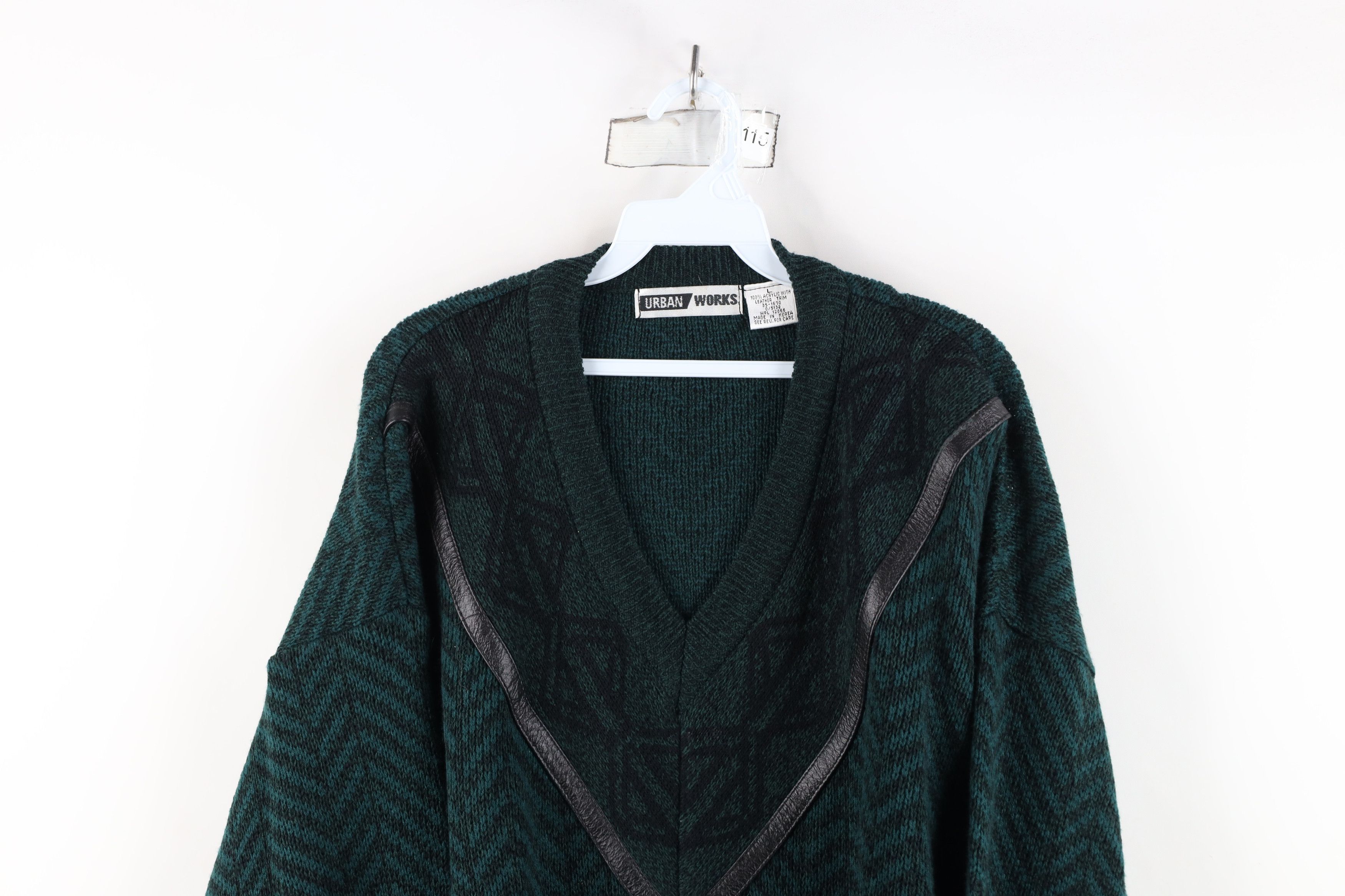 Vintage Vintage 90s Dapper Herringbone Knit V-Neck Sweater Green Size US L / EU 52-54 / 3 - 2 Thumbnail
