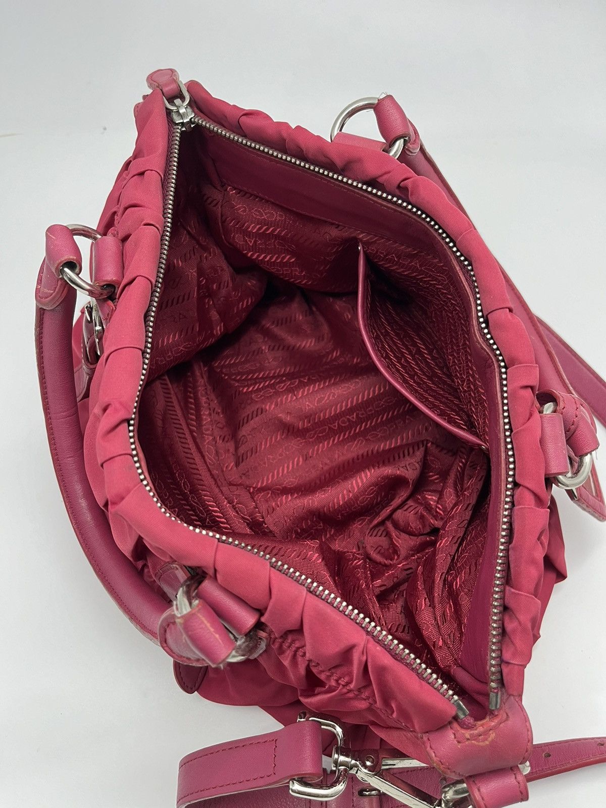 Prada Authentic PRADA Gaufre Shoulder Bag Size ONE SIZE - 10 Thumbnail