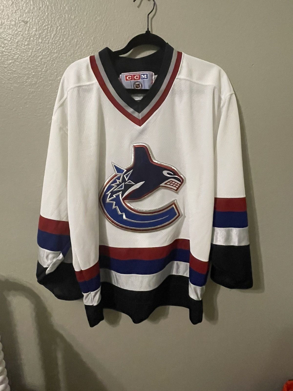 Other Vancouver Canucks jersey Size US XL / EU 56 / 4 - 1 Thumbnail