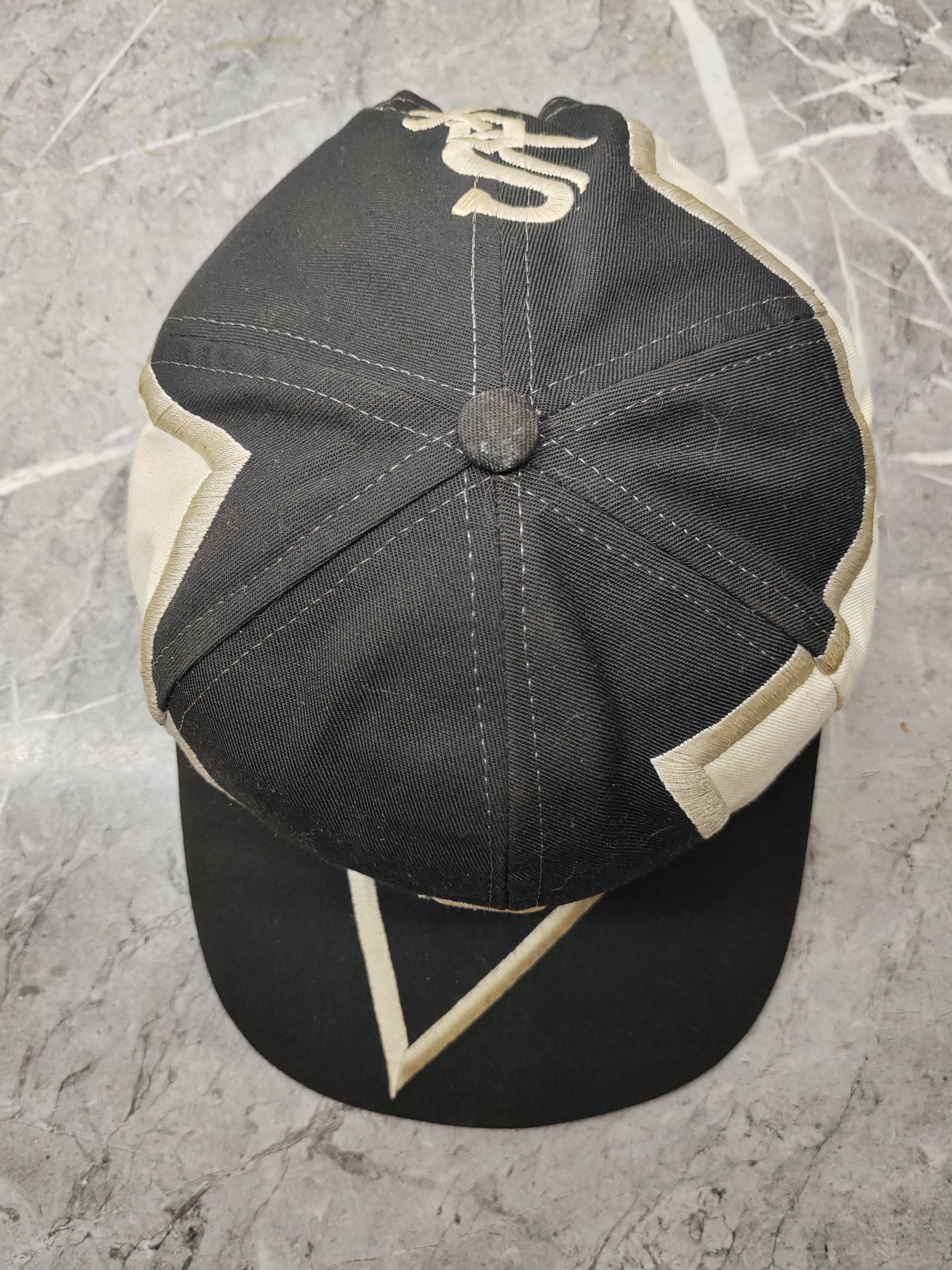 Vintage Vintage Chicago White SOX TOW Bolt Graffiti Style Cap Size ONE SIZE - 4 Thumbnail