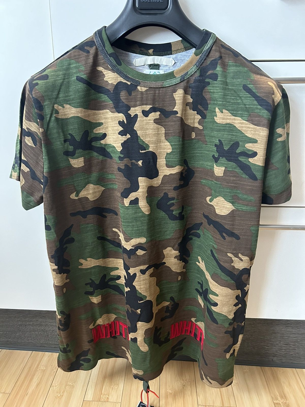 Off-White Slightly oversized OFF-WHITE Camo tee size S brand new Size US S / EU 44-46 / 1 - 4 Thumbnail