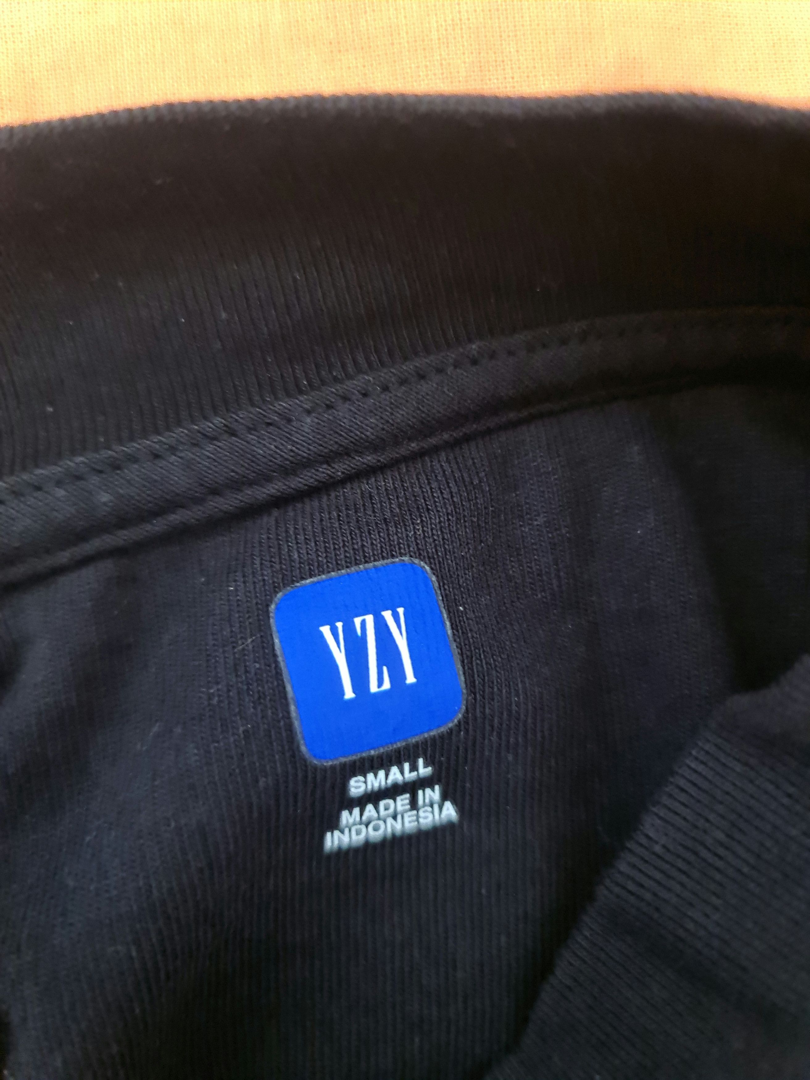 Balenciaga × Gap × Yeezy YEEZY GAP ENGINEERED BY BALENCIAGA NO SEAM TEE (SMALL LOGO) Size US S / EU 44-46 / 1 - 5 Thumbnail