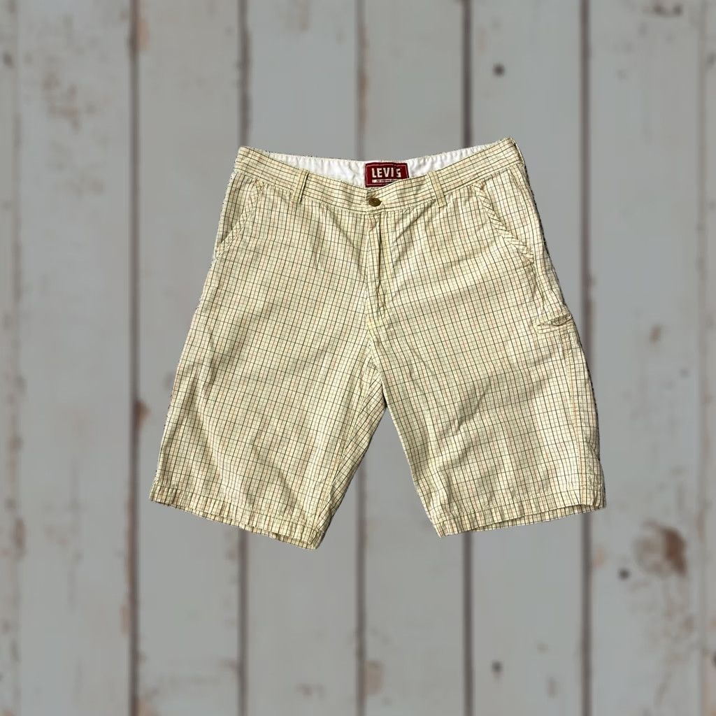 Levi's VINTAGE Levi's Shorts Men 36 12" Inseam Brown Baggy Loose Skater Cotton Cargo 90s Grunge Outdoor Men Size US 36 / EU 52 - 1 Thumbnail