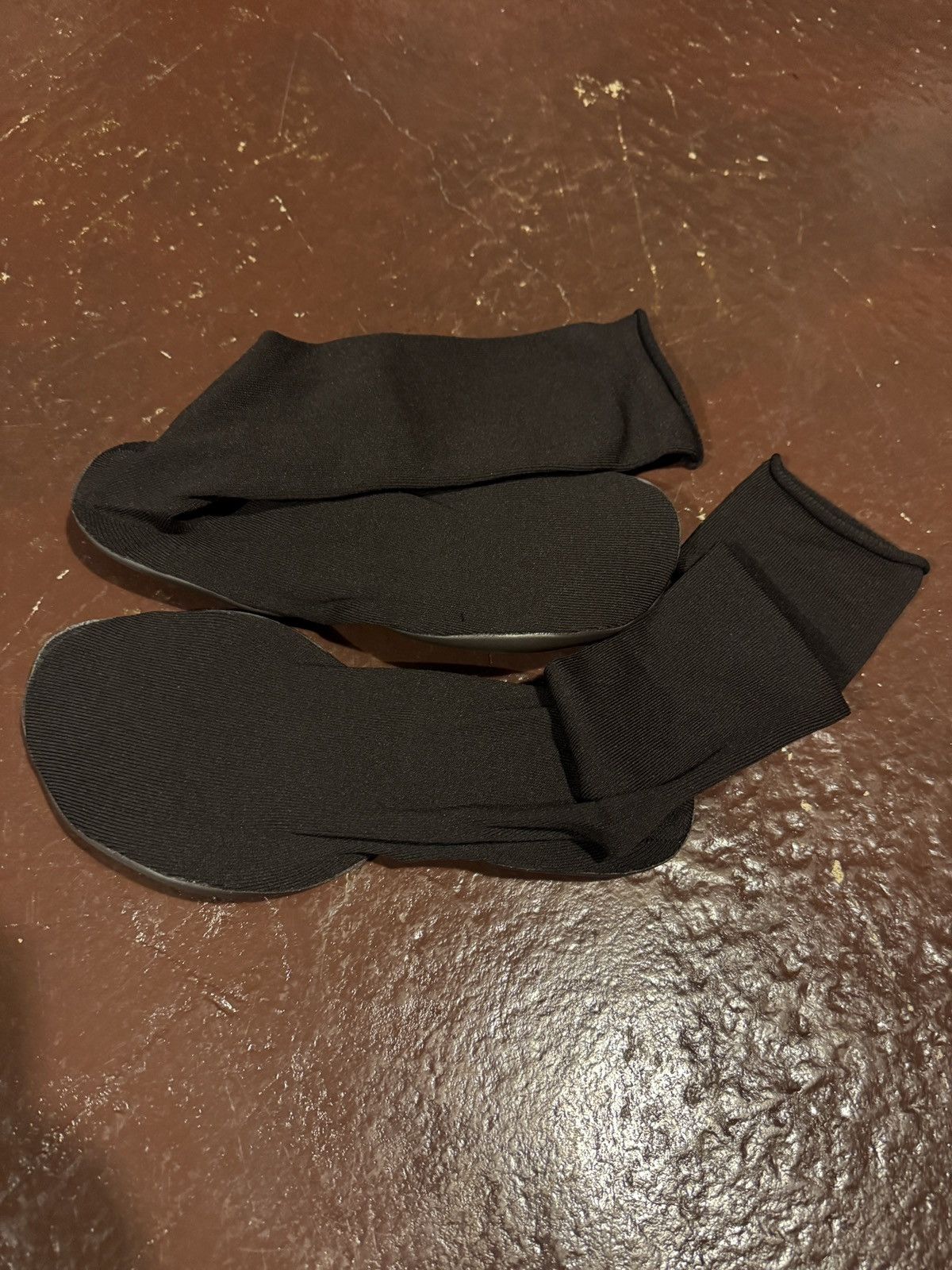 Kanye West Yeezy Pods Size 2 Size US 10 / EU 43 - 2 Thumbnail