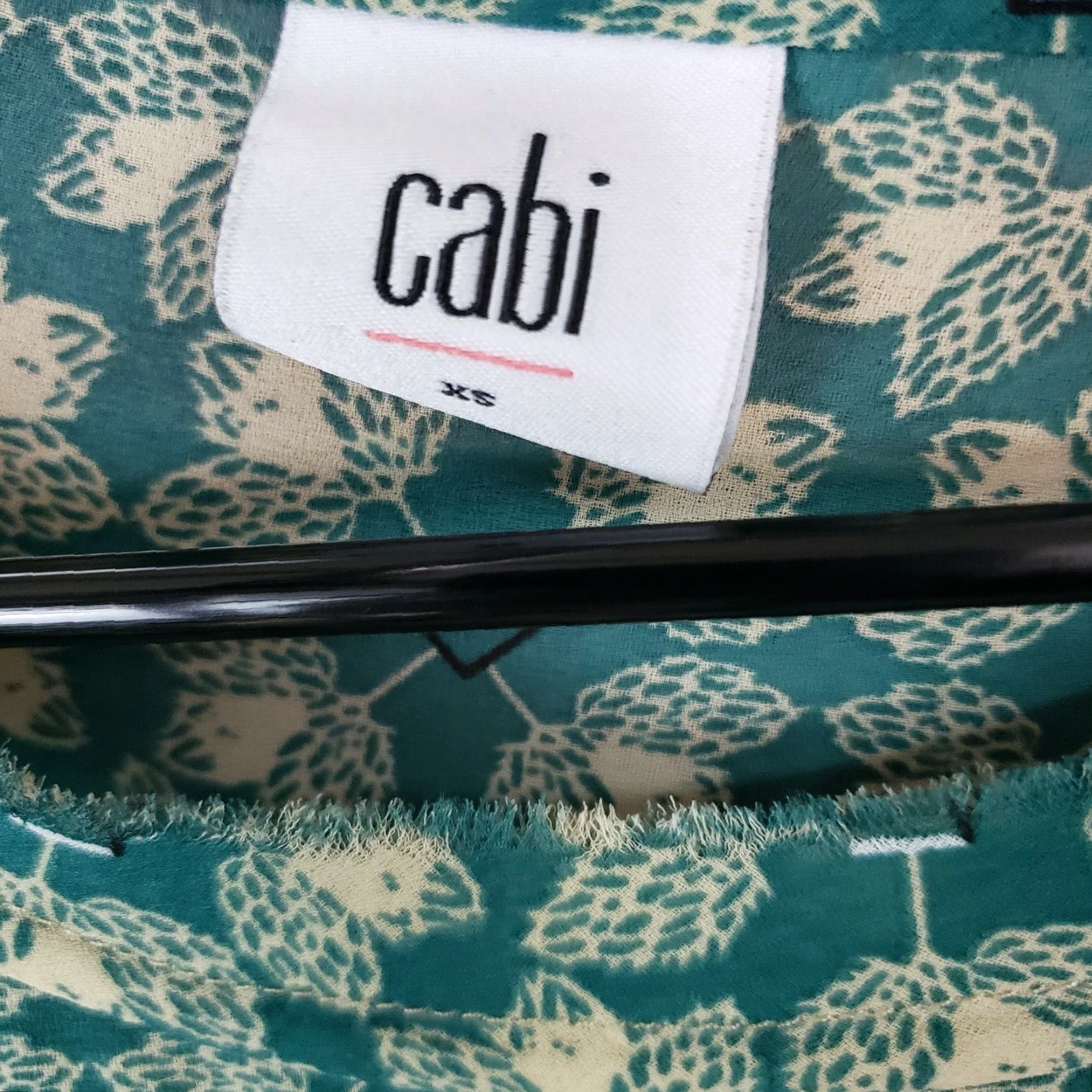 Vintage CAbi 3069 Womens Jade Leaf Print Blouse XS Green 3/4 Sleeve Round Neck Floral Polyester Shirt Womens XS Green Jade Leaf Print Blouse Size XS / US 0-2 / IT 36-38 - 4 Thumbnail