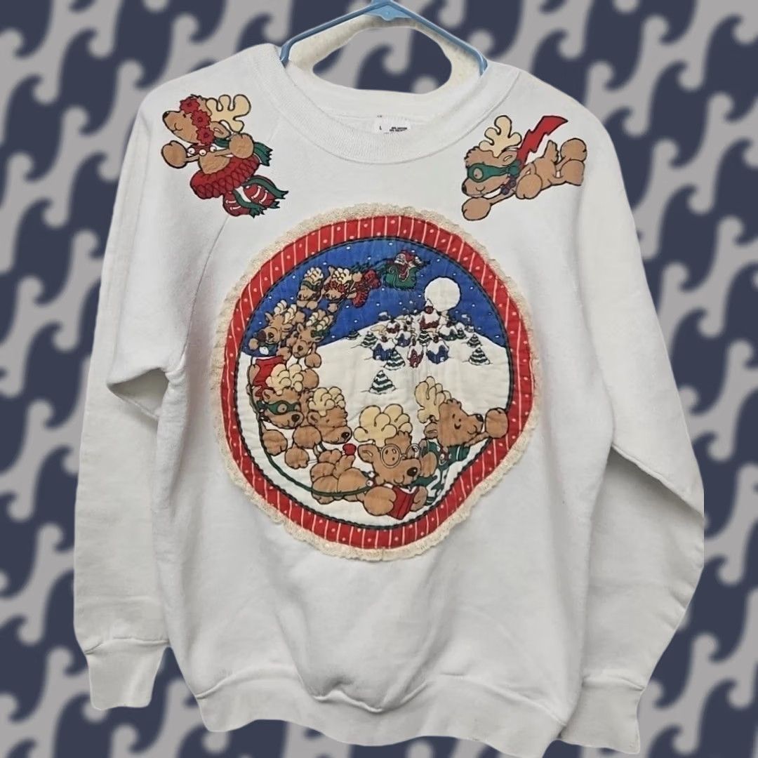 Fruit Of The Loom VINTAGE Teddy Bear Christmas Sweatshirt Womens Large Cottagecore Christmas Graphic Print Pullover Crew Neck 90s Fruit of the Loom Size L / US 10 / IT 46 - 1 Thumbnail