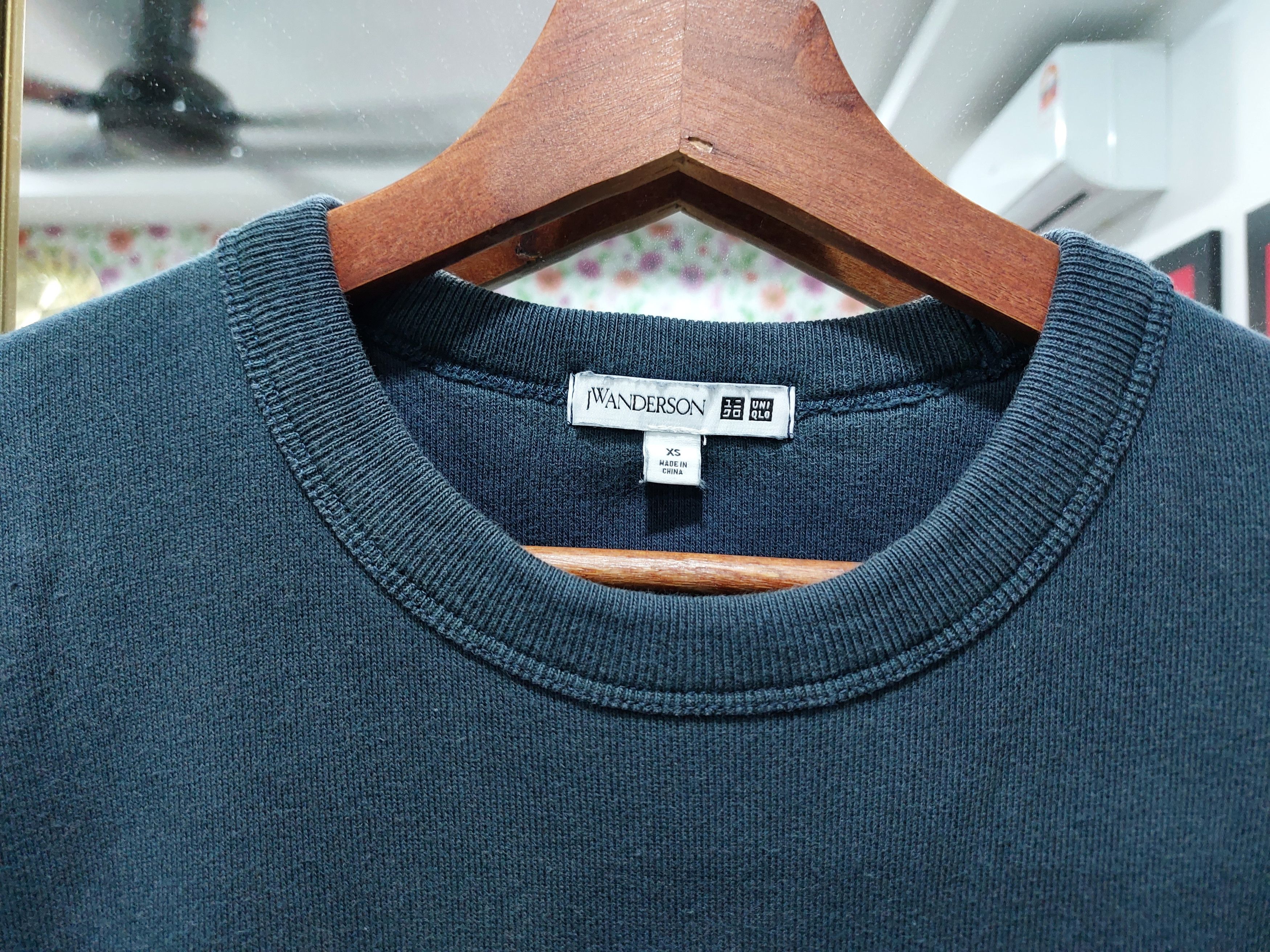 JW Anderson × Uniqlo J.W.Anderson X UNIQLO SWEATSHIRT SUN FADED Size US XS / EU 42 / 0 - 6 Thumbnail