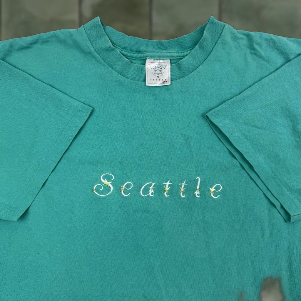 Delta VINTAGE Seattle Shirt Adult Large Blue Flower Embroidery 90s Delta Mens T-Shirt Size US L / EU 52-54 / 3 - 1 Thumbnail