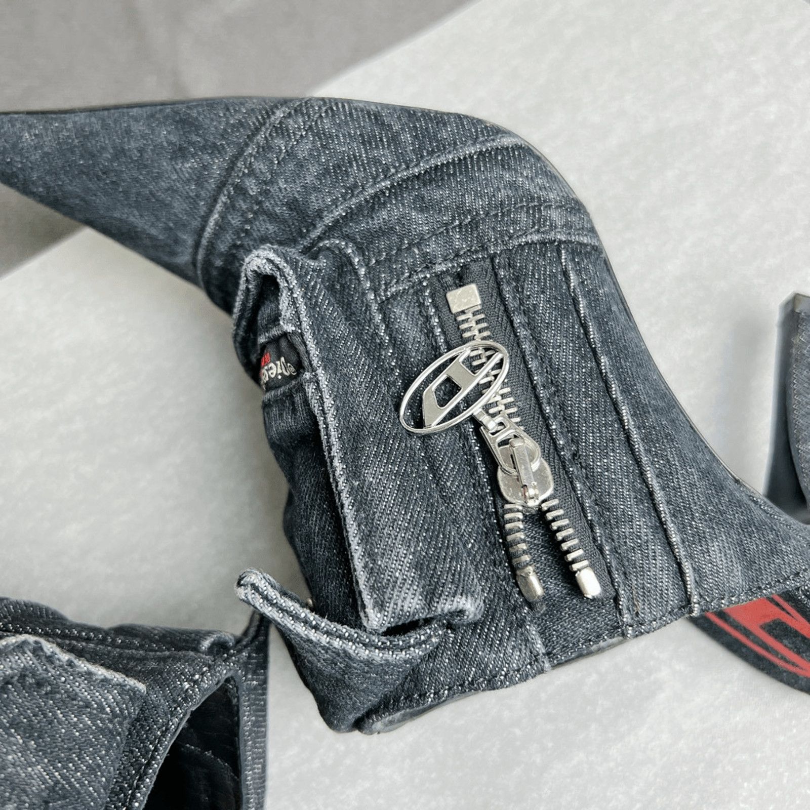 Diesel NWOT Diesel D-Venus Pocket Ml Denim Mule Size US 7.5 / IT 37.5 - 15 Thumbnail
