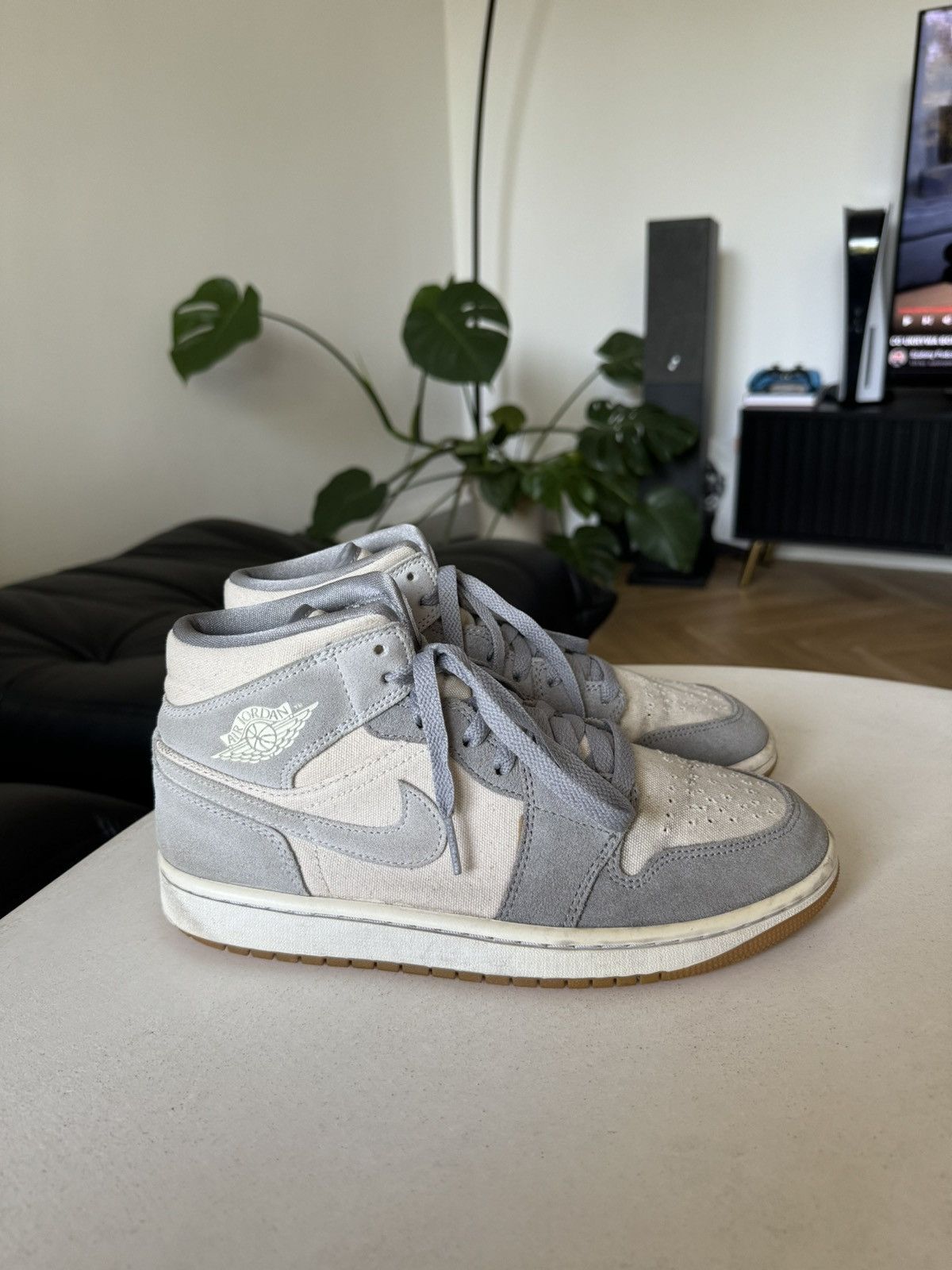 Jordan Brand Nike Air Jordan 1 Mid Coconut Milk Particle Grey Streetwear Size US 7.5 / IT 37.5 - 3 Thumbnail