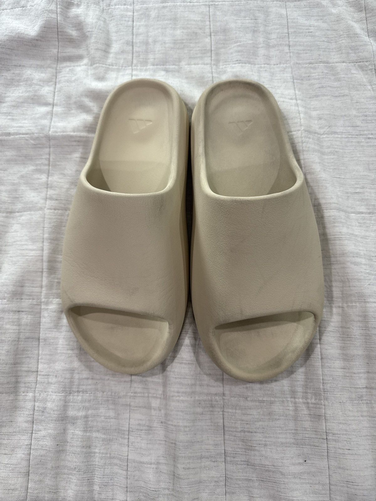 Yeezy YEEZY slide Bone size 13 Size US 13 / EU 46 - 1 Thumbnail