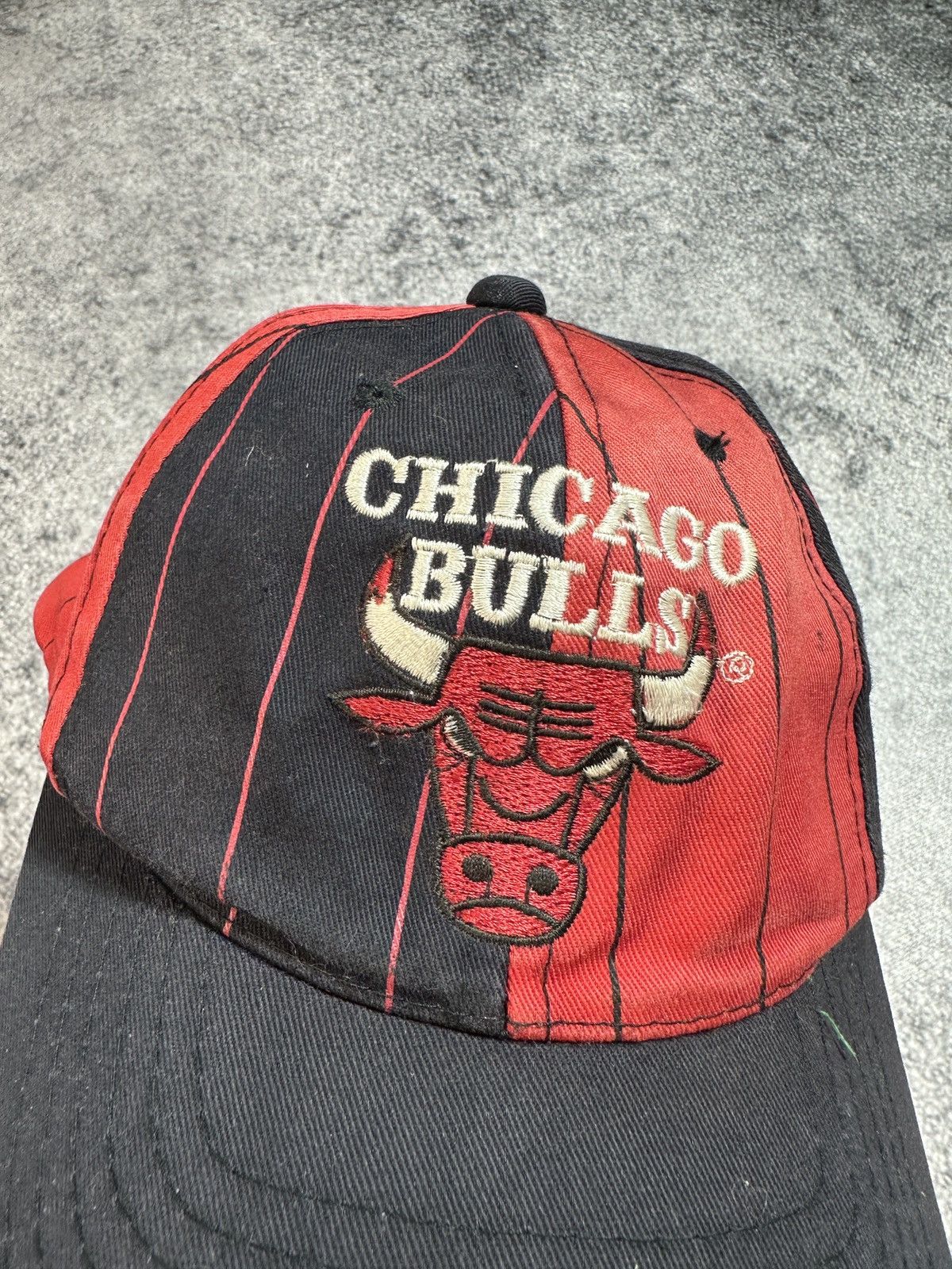 NBA × Vintage Vintage Chicago Bulls Logo Cap NBA Streetwear Rare USA Size ONE SIZE - 2 Thumbnail