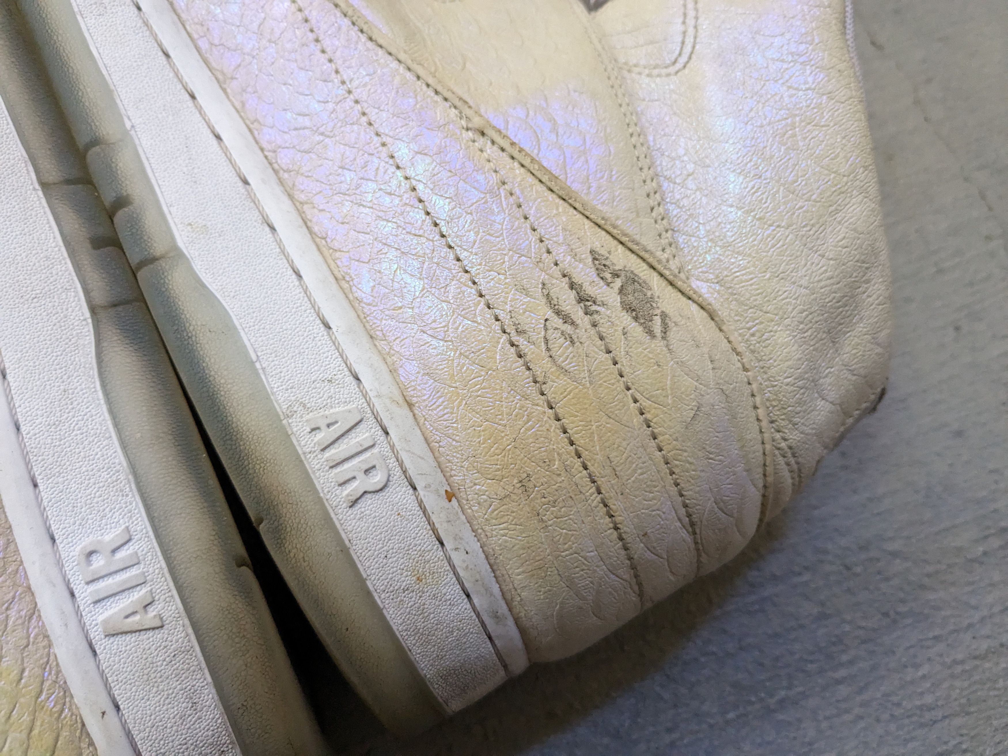 Jordan Brand × Nike Nike Air Python Premium Deluxe Pearl White 705066-101 Size US 12 / EU 45 - 7 Thumbnail