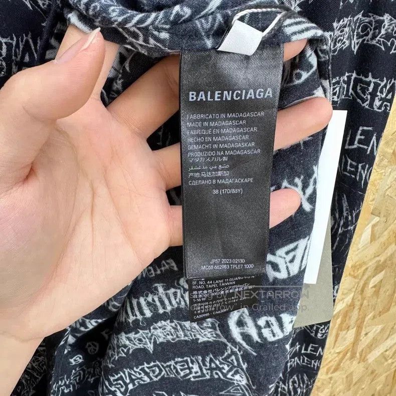 Balenciaga size 36 Graffiti Full Print Shirt