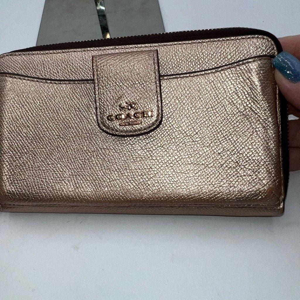 Coach Coach Women's Metallic Universal Wallet with Phone Pocket in Rose Gold Pebble Leather. Size ONE SIZE - 2 Thumbnail