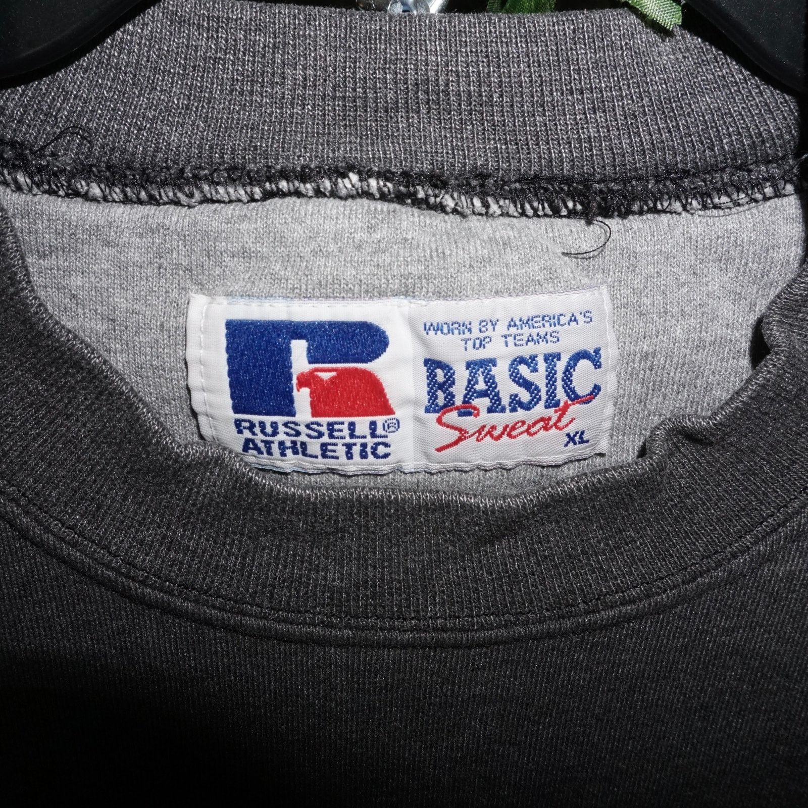 Russell Athletic XL- Vintage / Y2K 1990’s Russell embroidered sweatshirt Size US XL / EU 56 / 4 - 3 Thumbnail