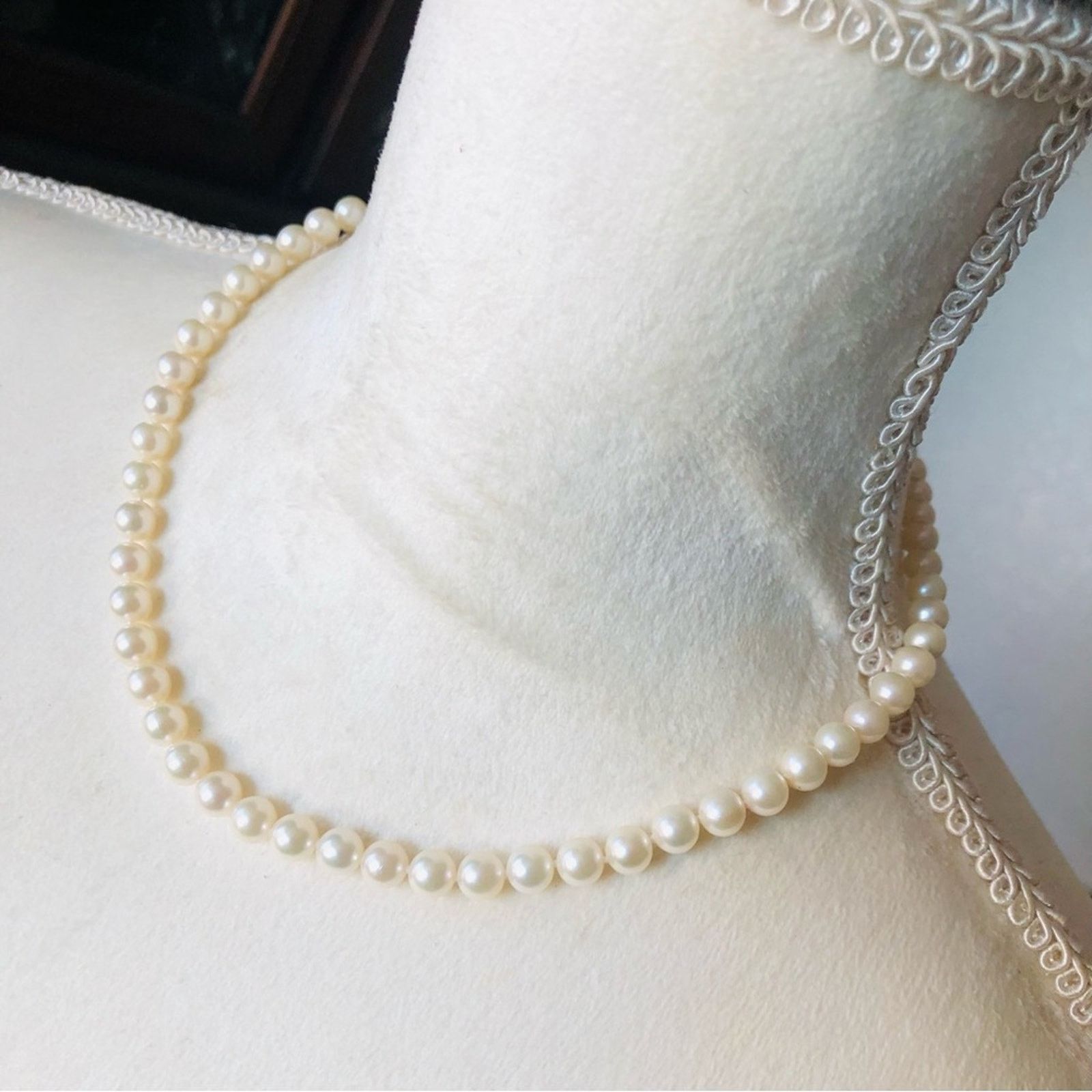 Vintage Vintage genuine freshwater pearl 14k gold box clasp necklace Size ONE SIZE - 4 Thumbnail
