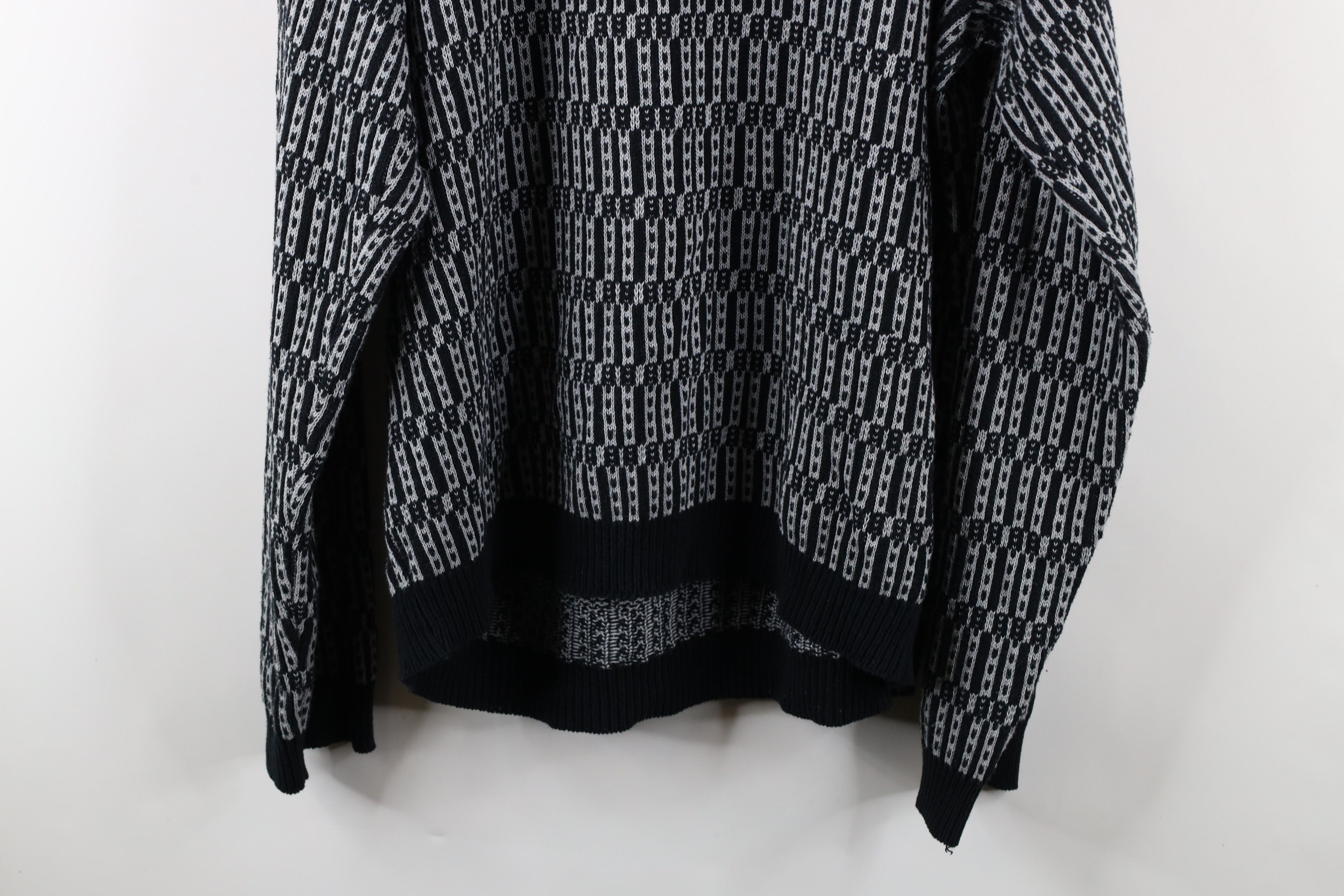 Vintage Vintage 90s Coogi Style Geometric Knit Crewneck Sweater Size US L / EU 52-54 / 3 - 9 Thumbnail