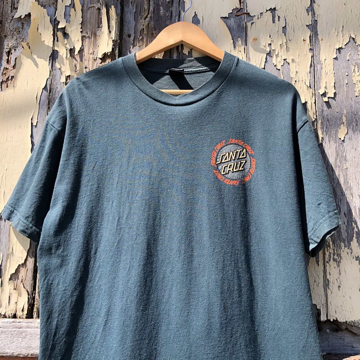 Santa Cruz Skateboards Vintage y2k Faded Santa Cruz Skateboard Tshirt Size US L / EU 52-54 / 3 - 3 Thumbnail