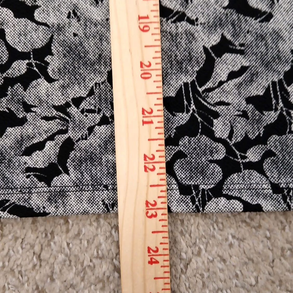Vintage LuLaRoe Skirt Women S Gray Floral Knit Knee Length Pull On Unlined Casual Pencil Style Vintage No Size 28" / US 6 / IT 42 - 5 Thumbnail