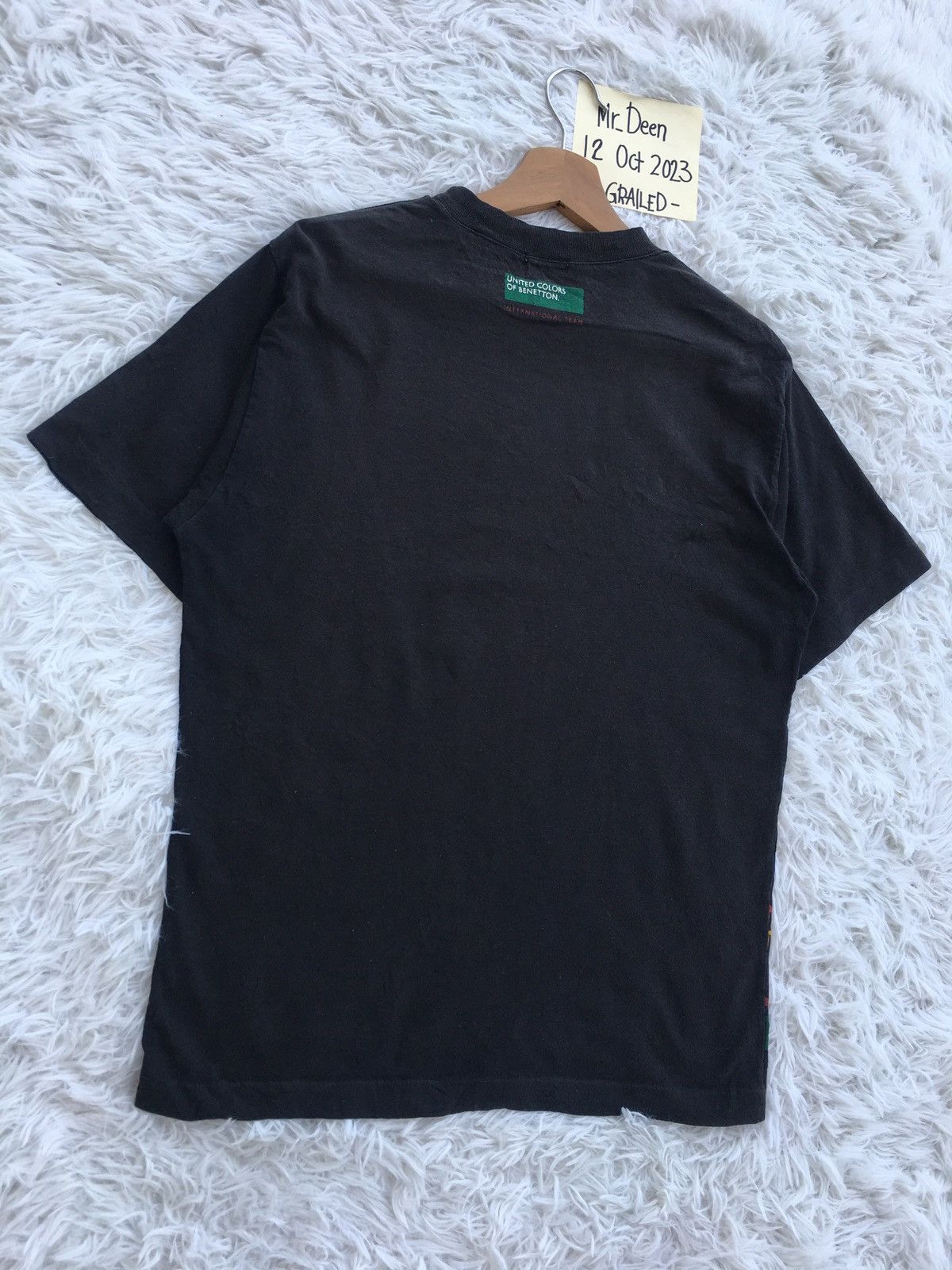 United Colors Of Benetton Rare United Colors of Benetton Spellout Tshirt Size US M / EU 48-50 / 2 - 10 Thumbnail