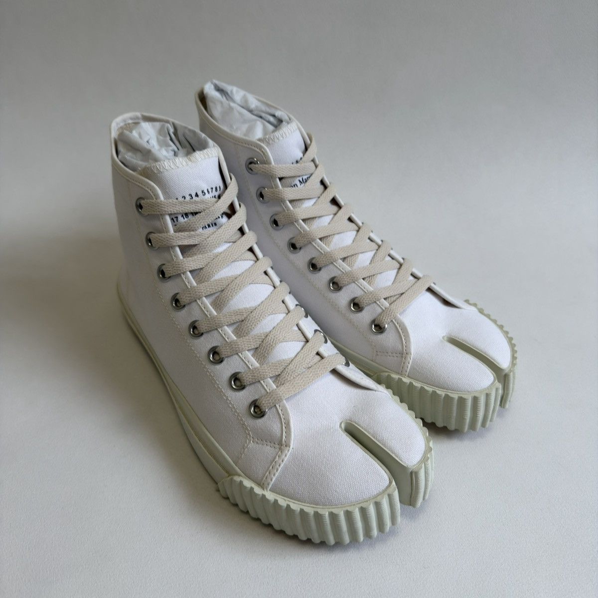 Maison Margiela White Canvas High Top Tabi Sneakers Size US 9 / EU 42 - 10 Thumbnail